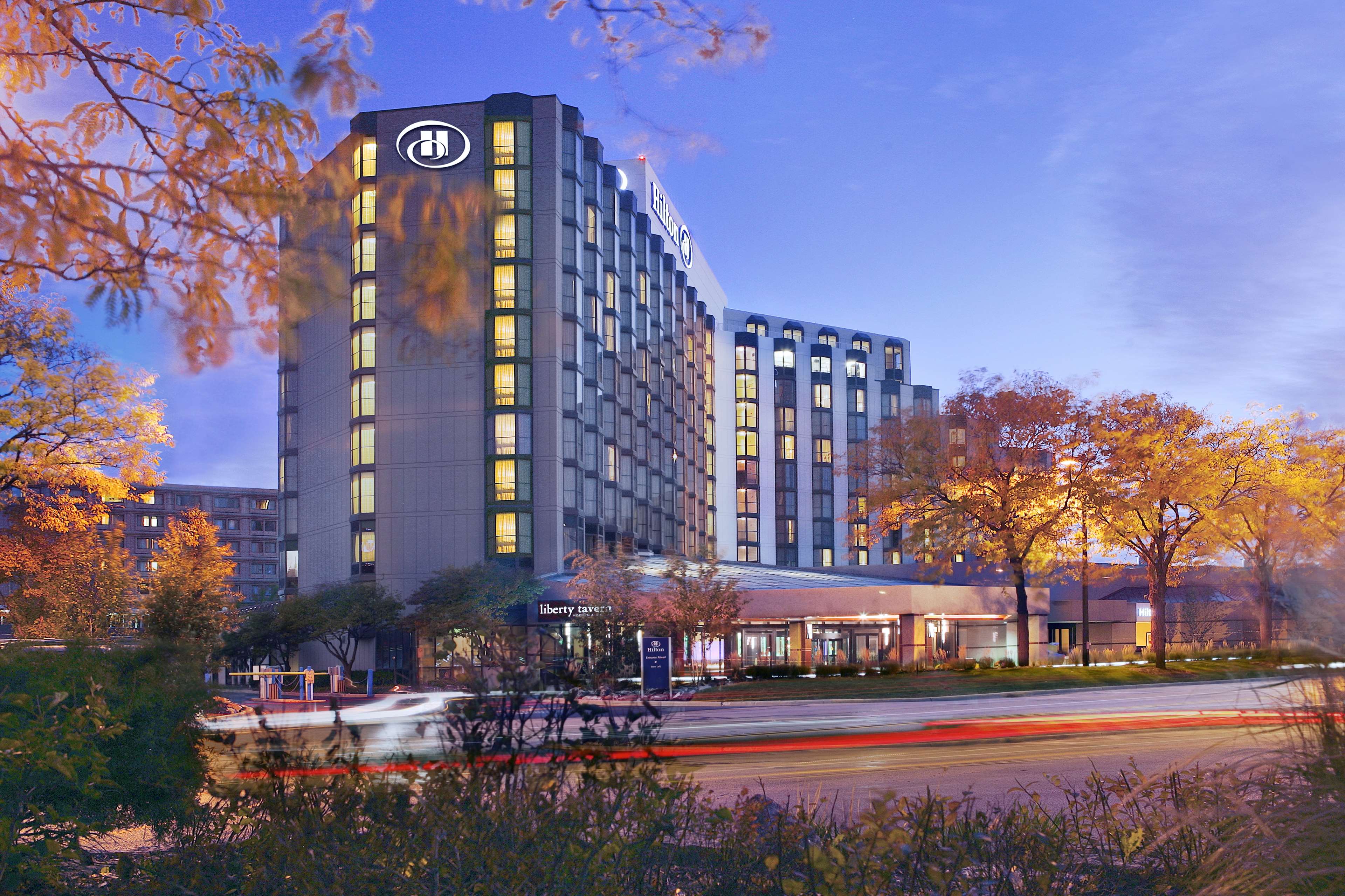 Hilton Rosemont/Chicago O'Hare, 5550 N. River Road, Rosemont, IL 