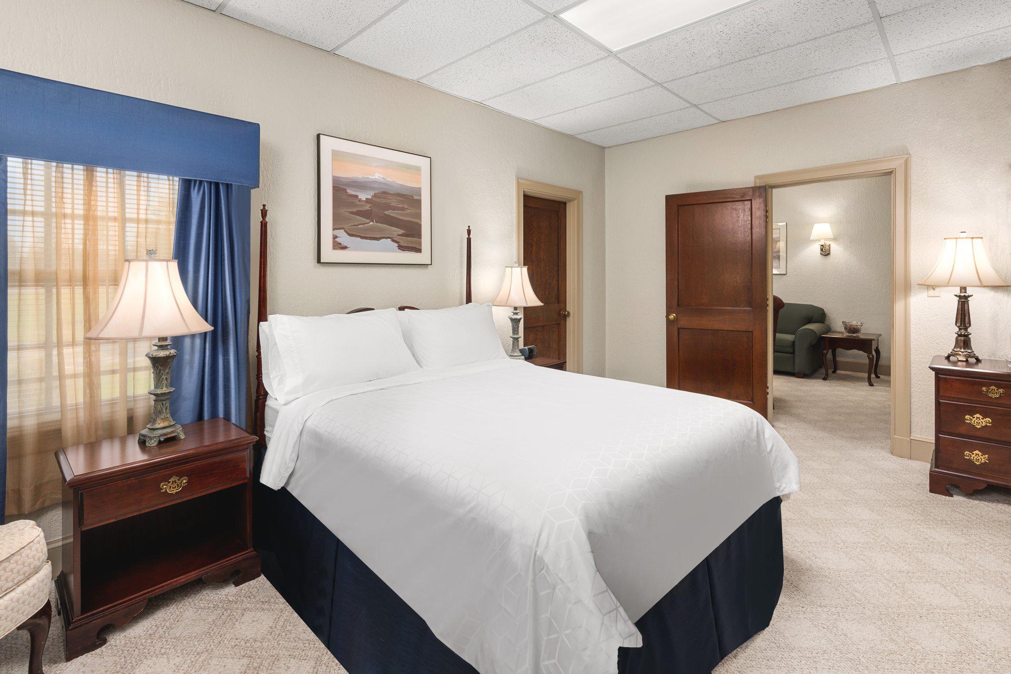 IHG Army Hotels Bronson Hall - Historia Image