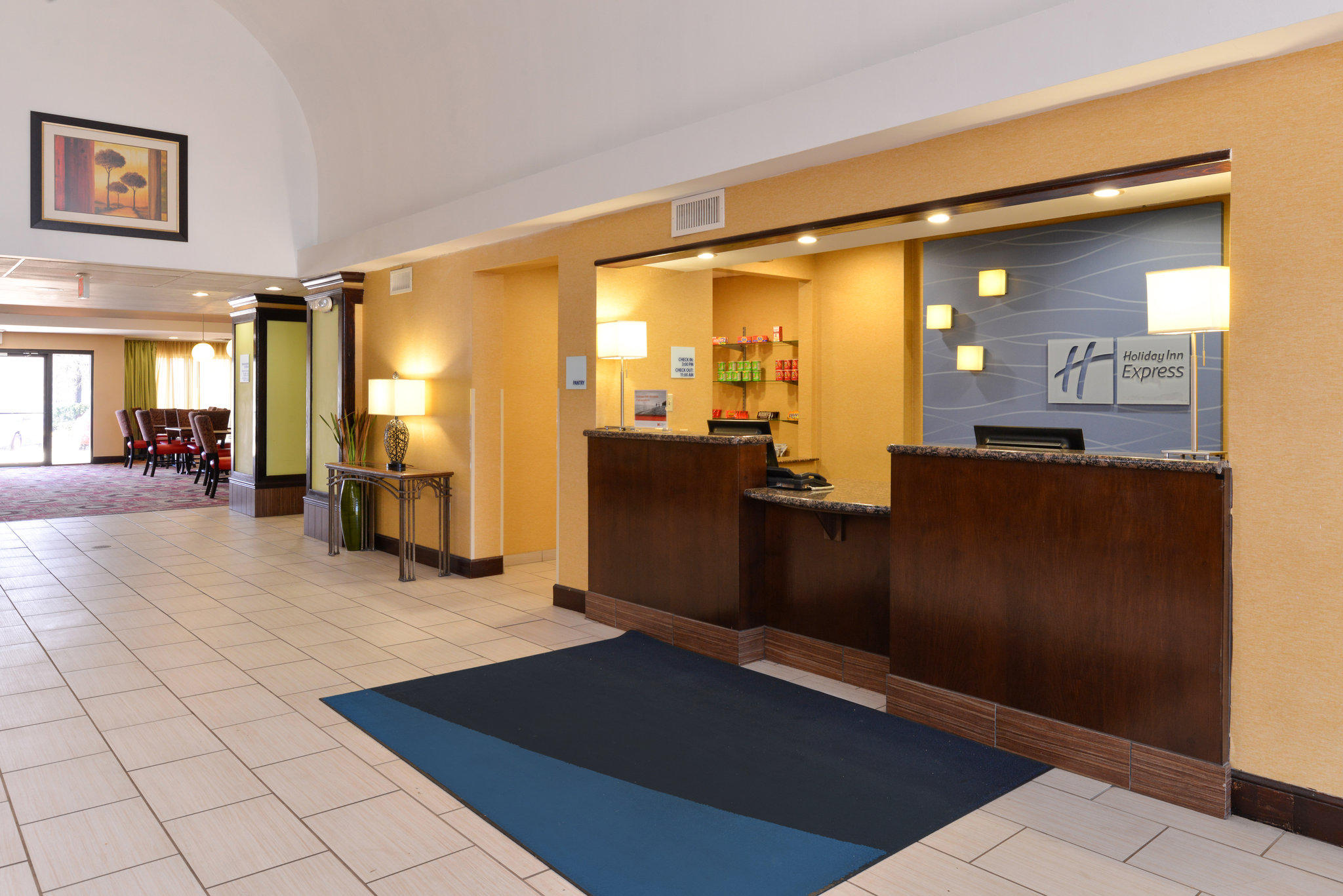 Holiday Inn Express & Suites Ridgeland - Jackson North Area Photo