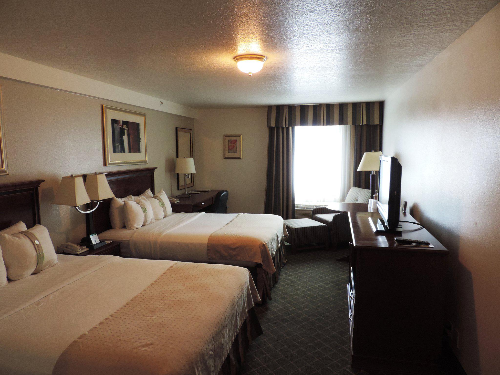 Holiday Inn Redding Photo