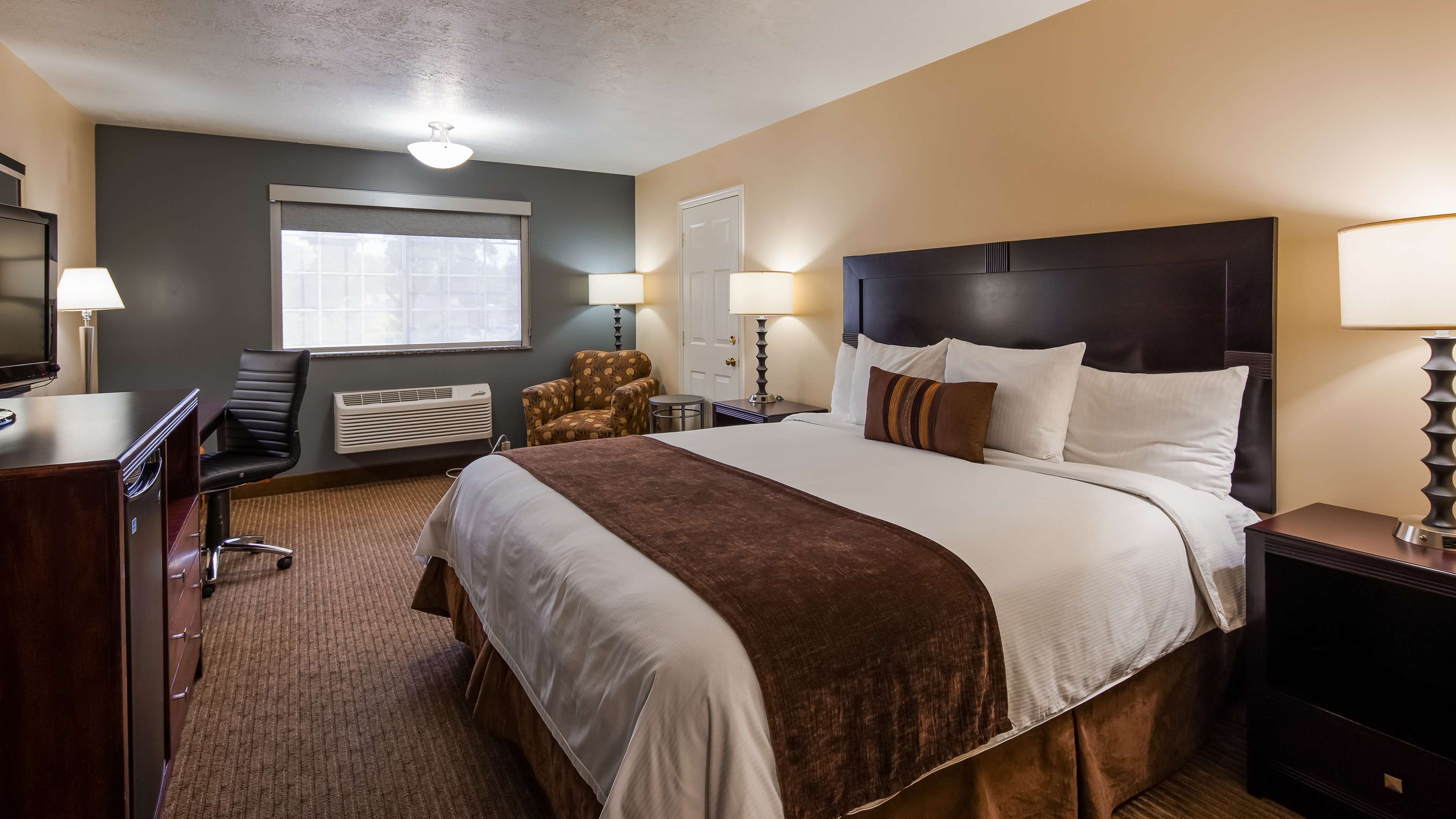 Best Western Plus CottonTree Inn Photo