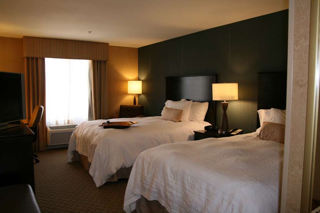 Hampton Inn & Suites Barstow Image