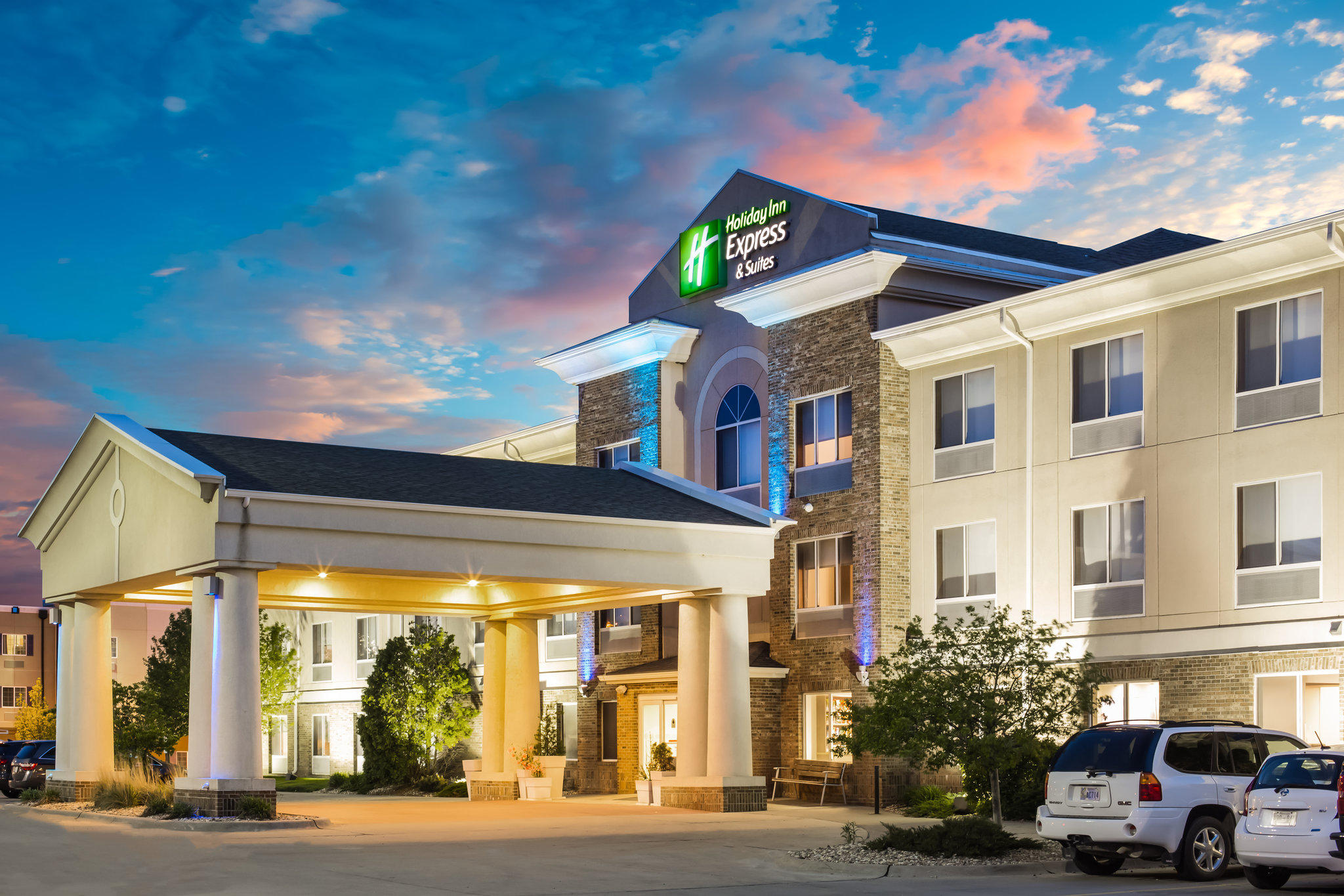 Holiday Inn Express & Suites Bellevue (Omaha Area) Photo