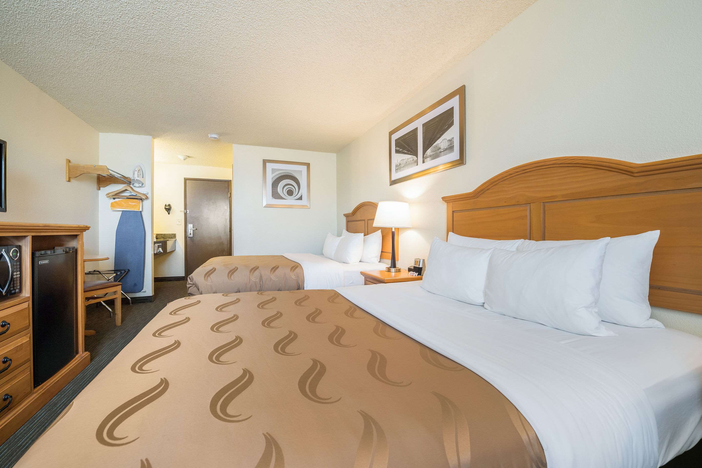 Quality Inn & Suites Silverdale Bangor-Keyport Photo