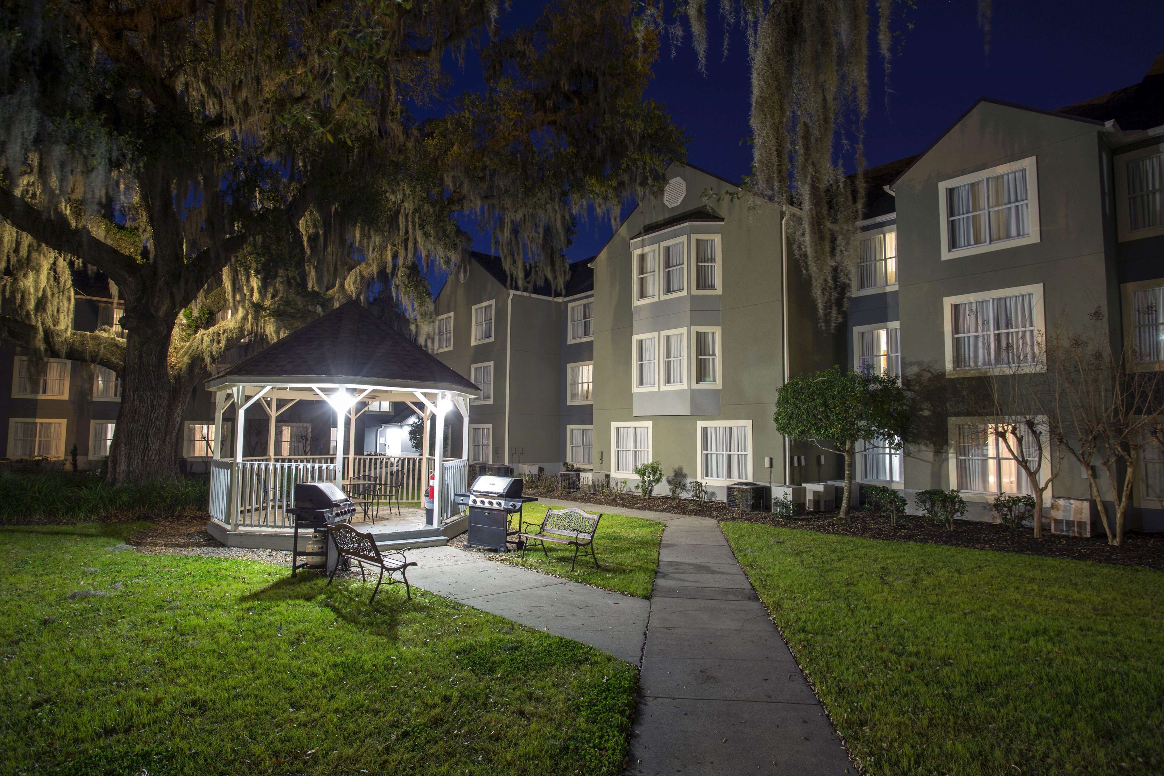 Homewood Suites by Hilton Savannah Photo