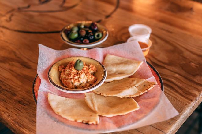 *Hummus