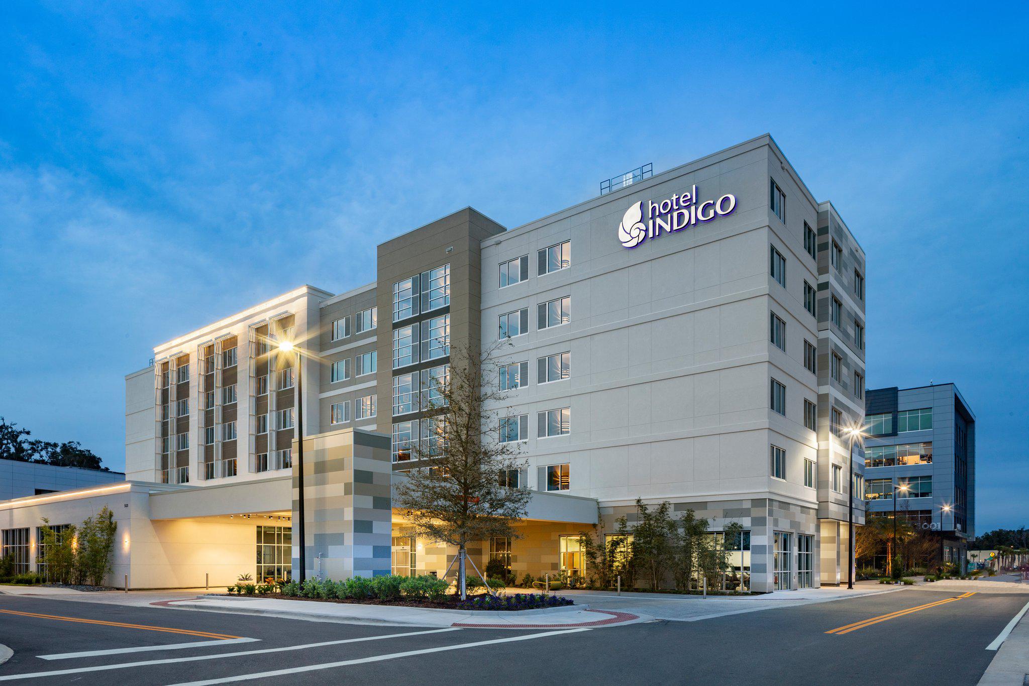 Hotel Indigo Gainesville-Celebration Pointe Photo