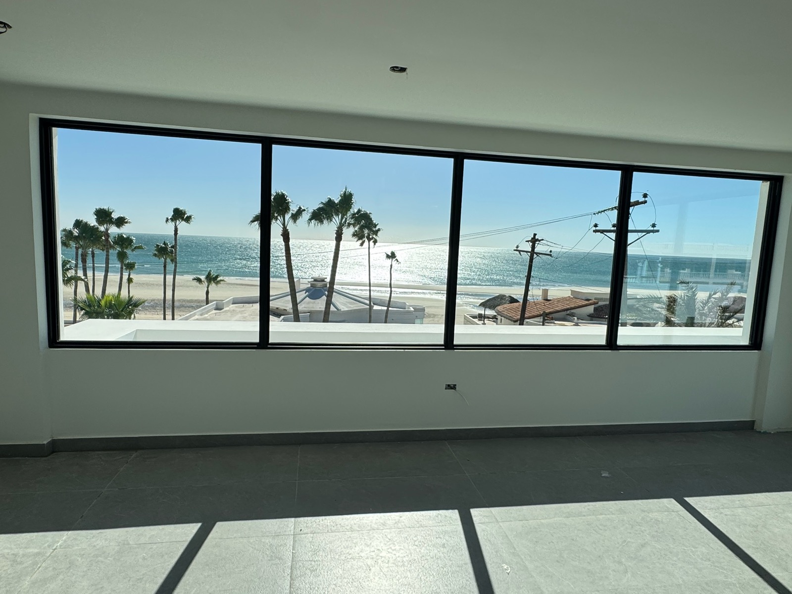 Lowery's Window & Door Image