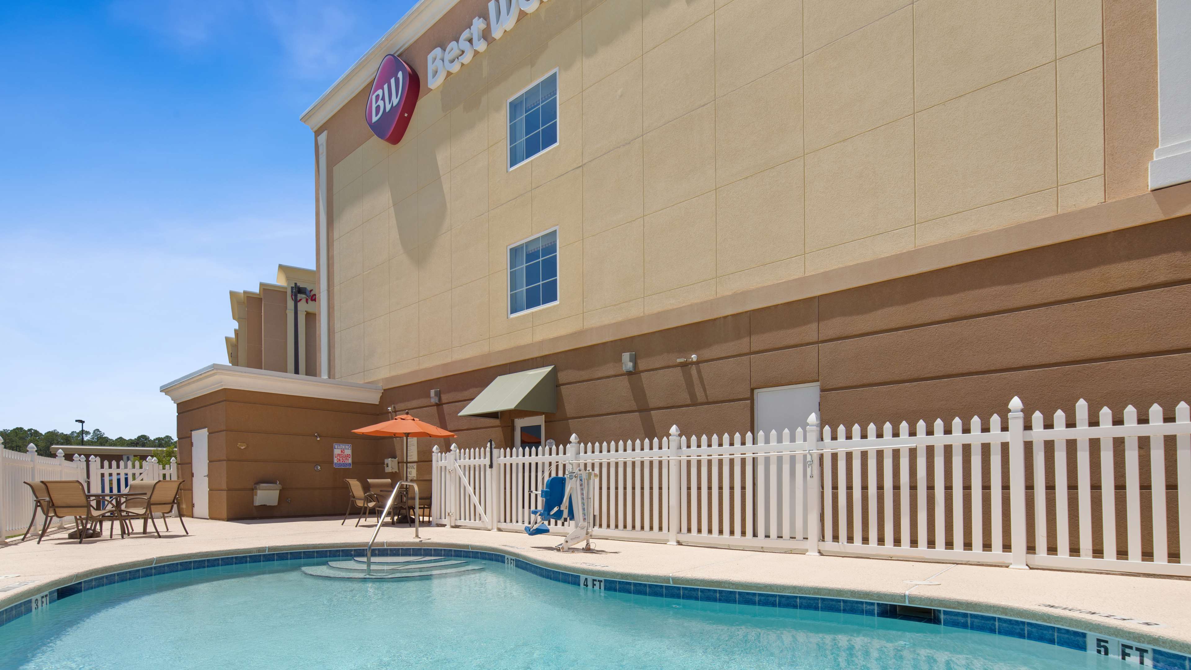 Best Western Plus Brunswick Inn & Suites Photo