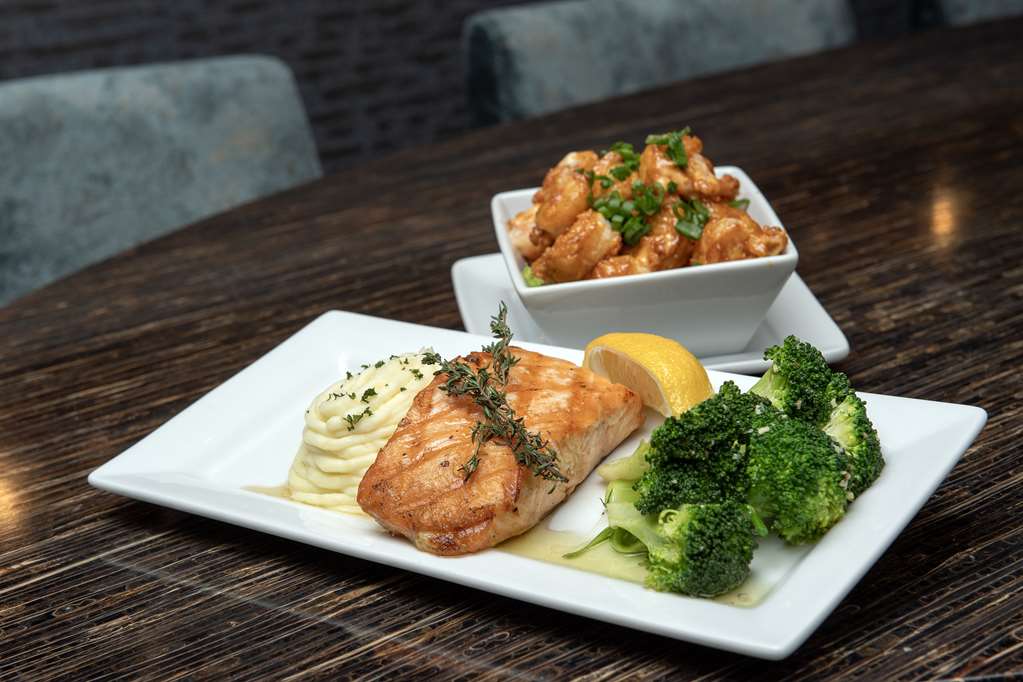 Embassy Suites by Hilton Springfield Image