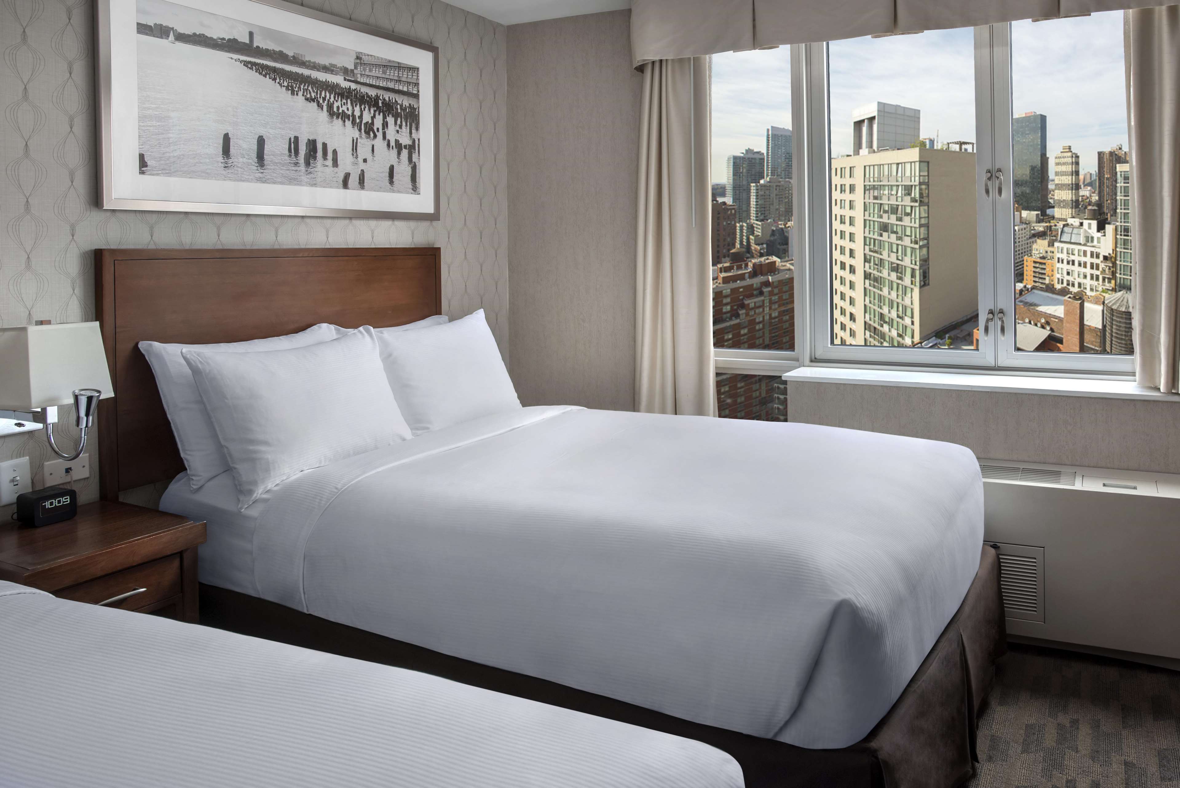 DoubleTree by Hilton Hotel New York - Times Square South Photo