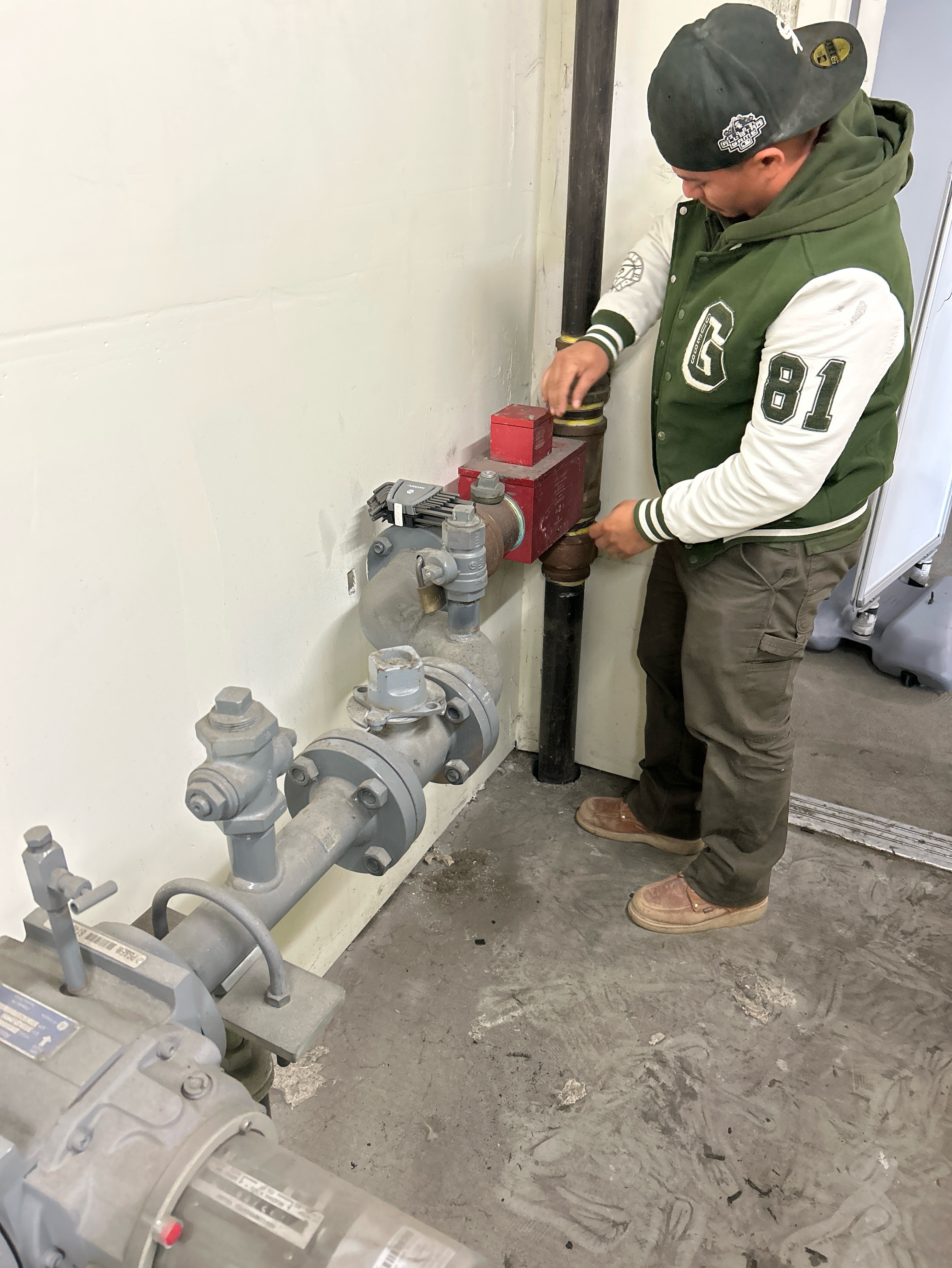 Commando Plumbing Image