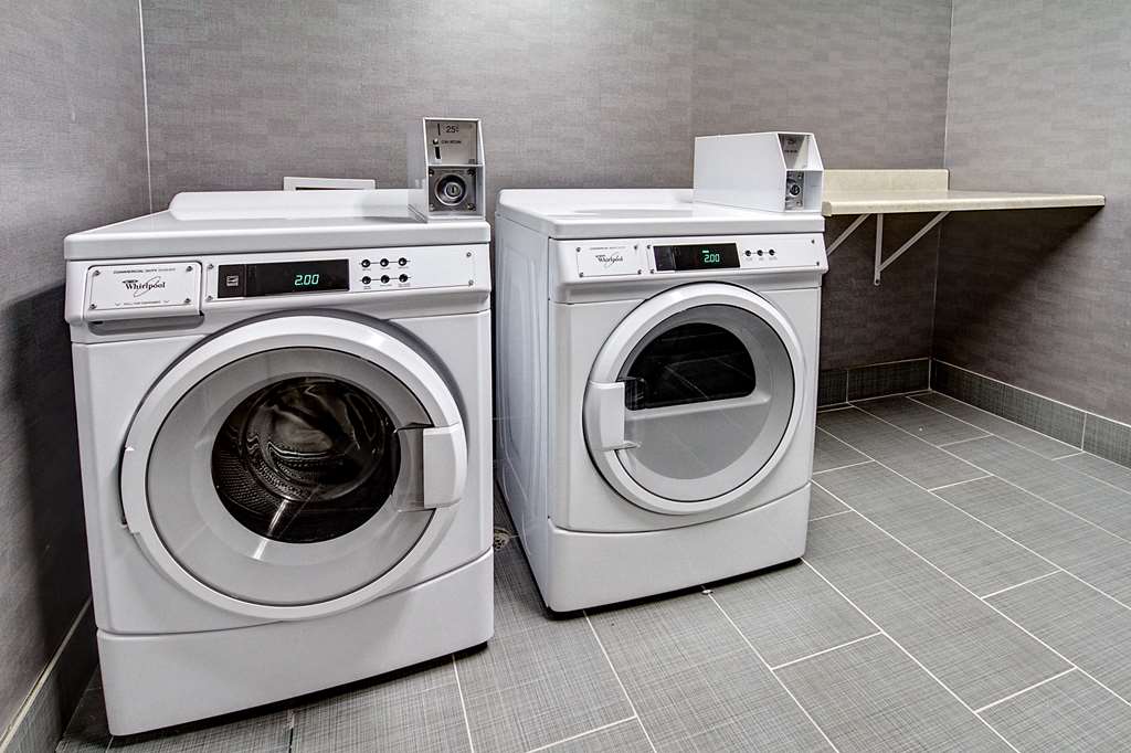 Hampton Inn & Suites Ada Image