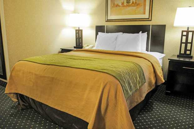 Images Comfort Inn & Suites Alameda at Albuquerque Balloon Fiesta Park