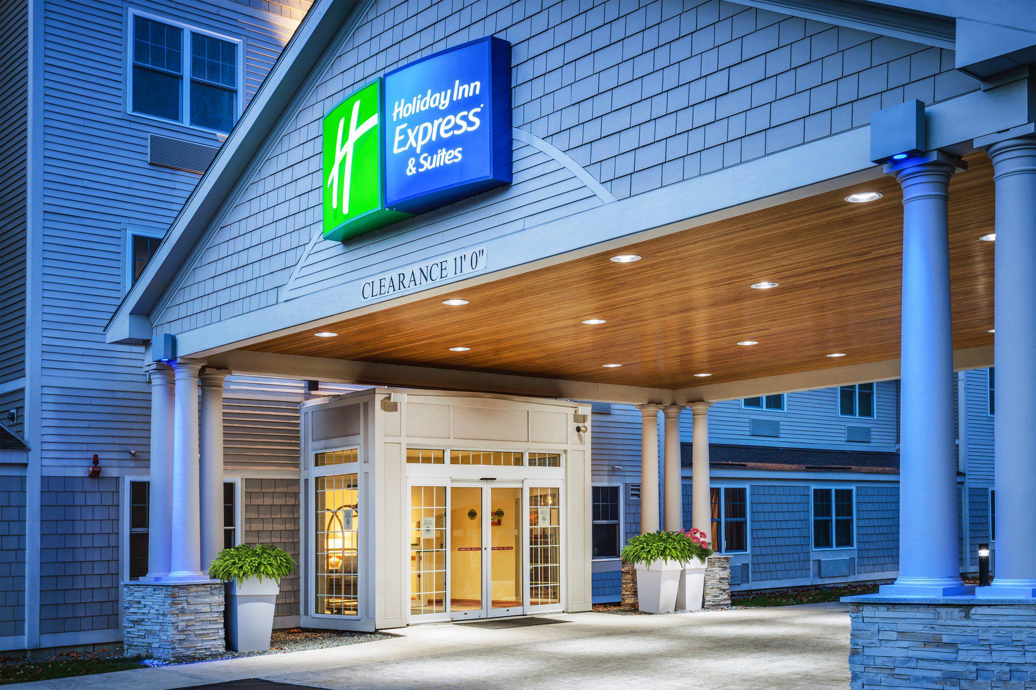 Holiday Inn Express & Suites Hampton South-Seabrook Photo