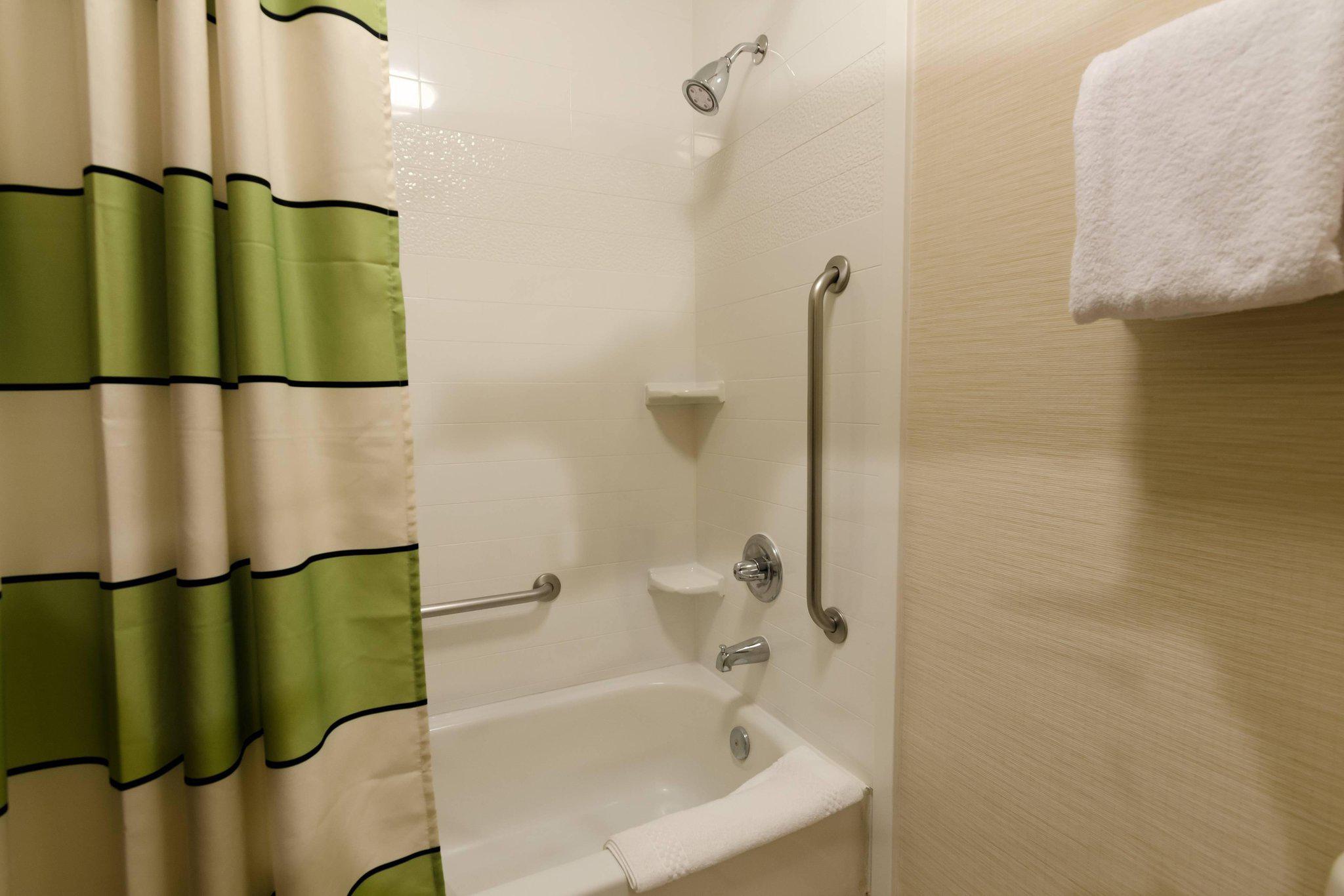 Fairfield Inn & Suites by Marriott Potomac Mills Woodbridge Photo