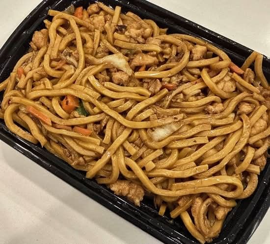 C9. Chicken Lo Mein