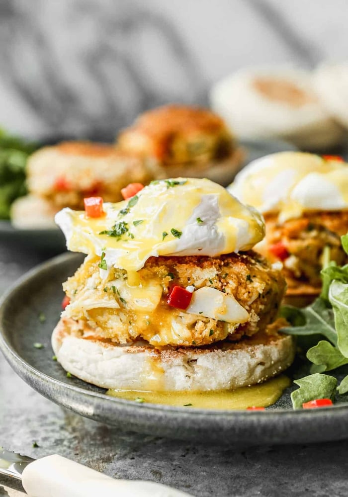 CRAB CAKES BENEDICT