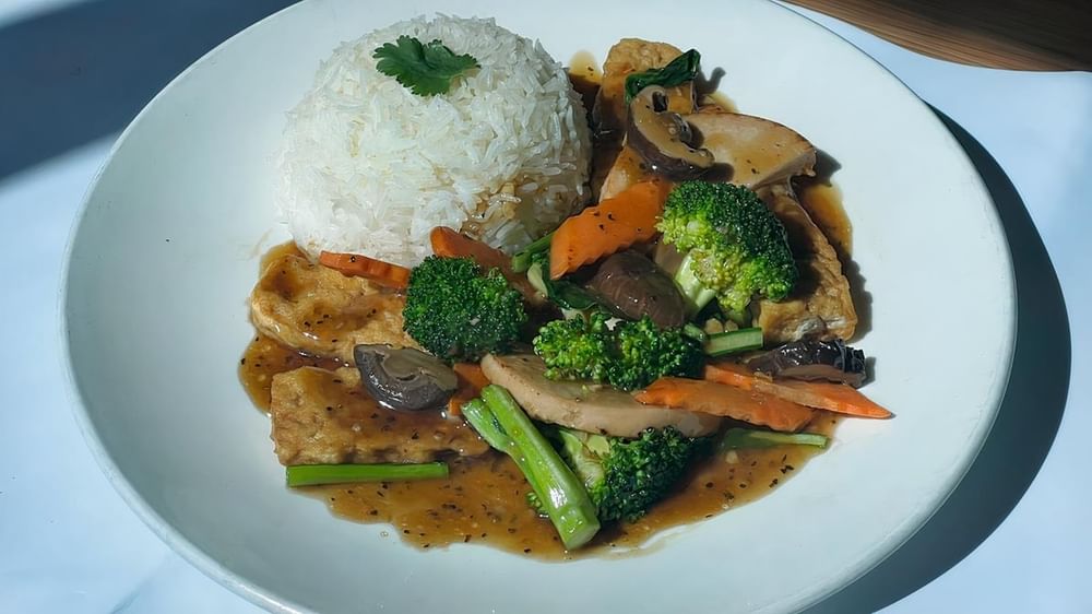 M26. Stir Fried Vegetable with Rice