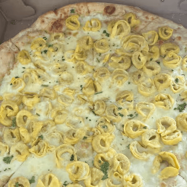 Tortellini Alfredo Pizza