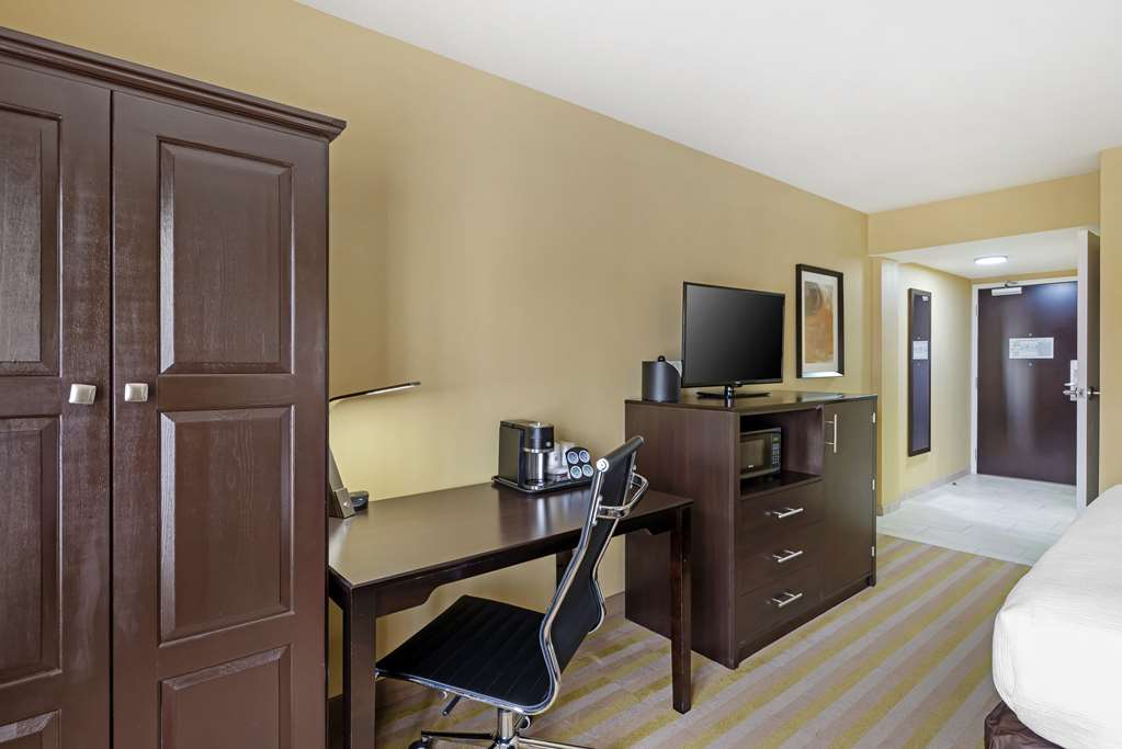 Best Western Plus Thornburg Inn & Suites Image