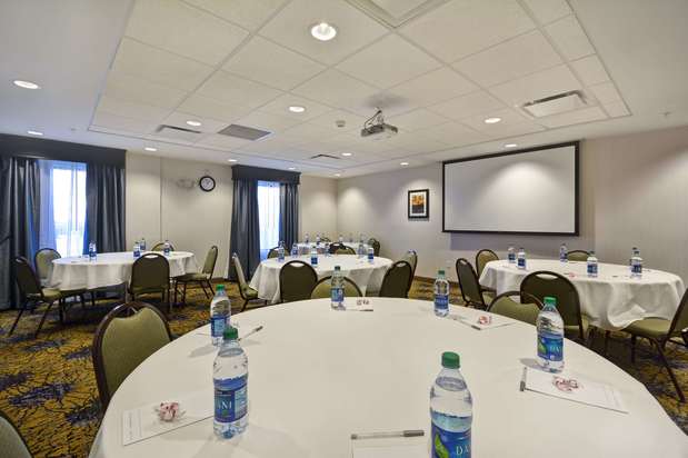 Images Hampton Inn & Suites Detroit/Warren