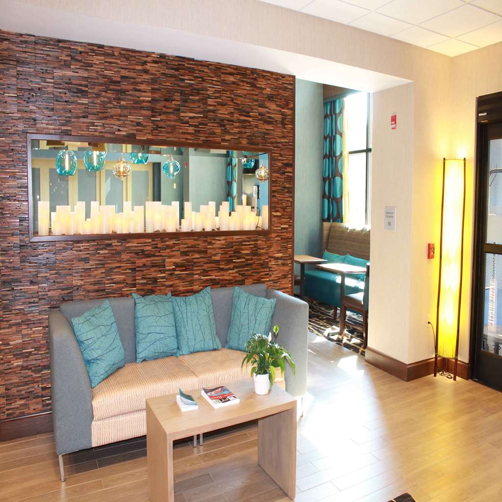 Hampton Inn & Suites Stroudsburg Pocono Mountains Image