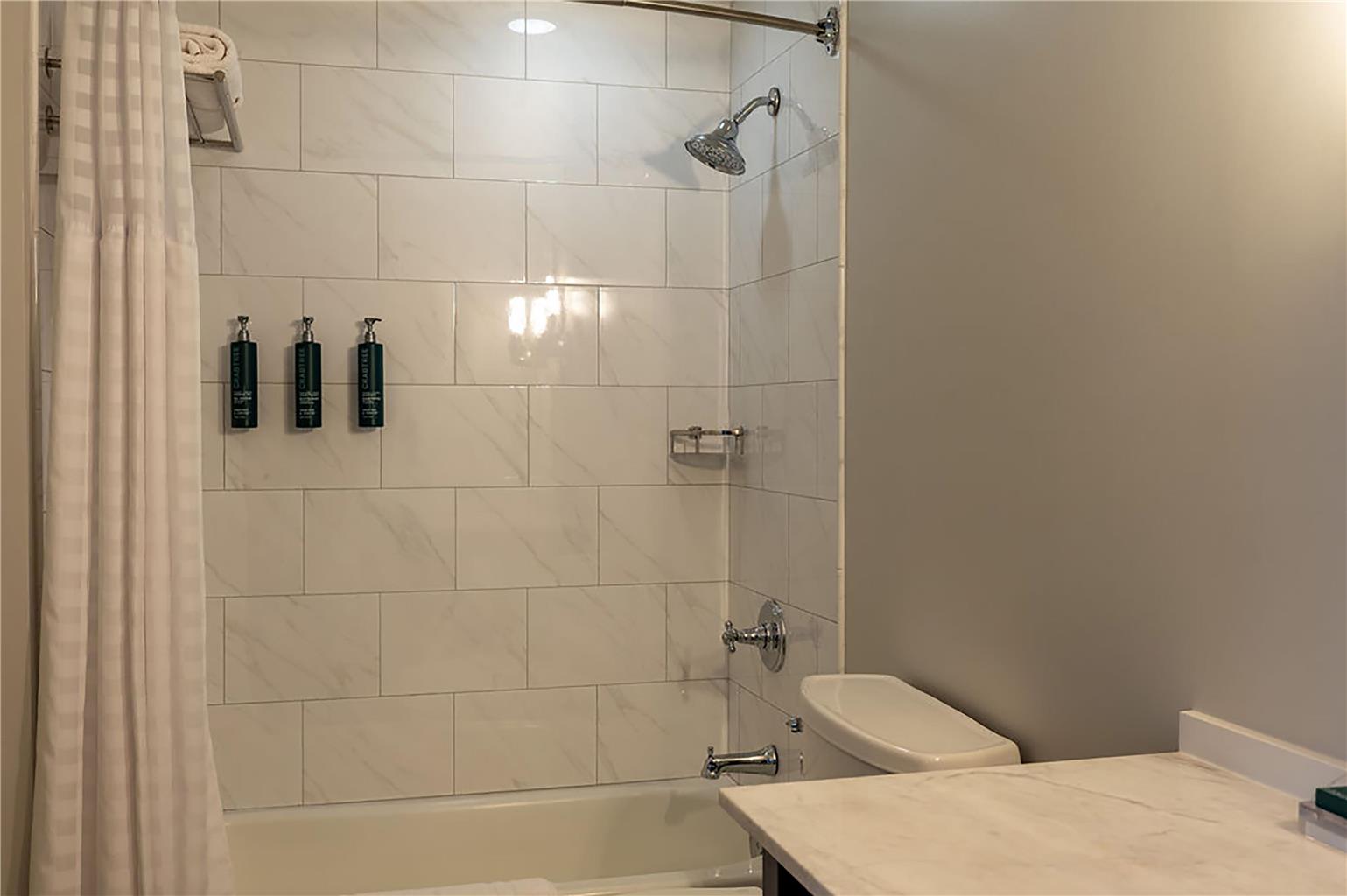 Hilton Orrington/Evanston Image