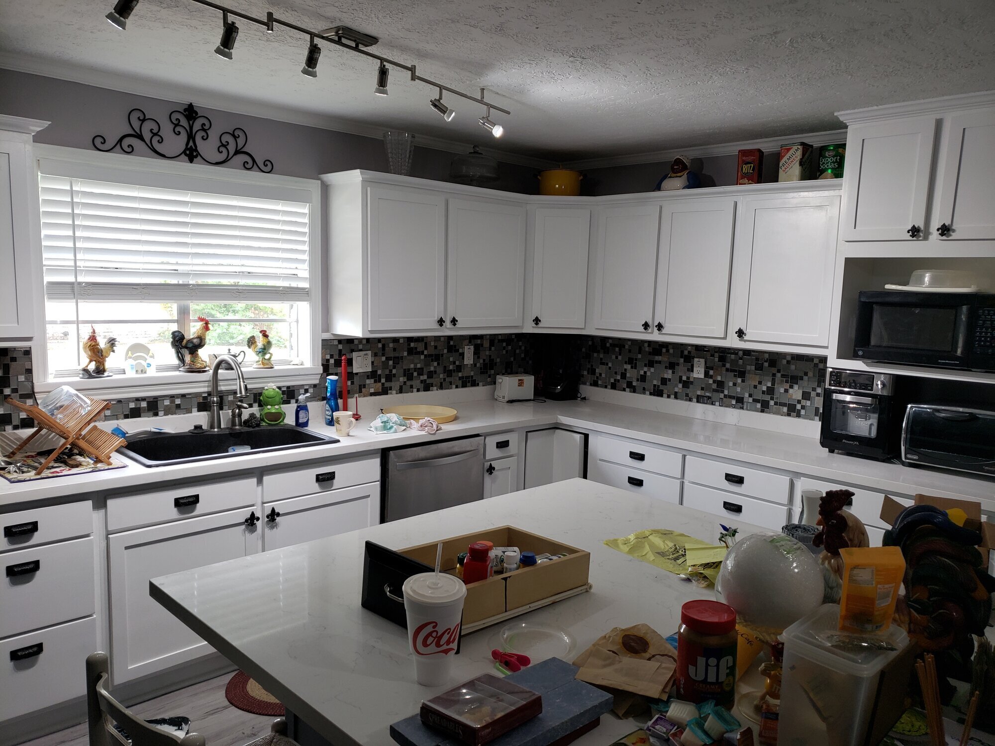 Manuel Bros Handyman Services Image