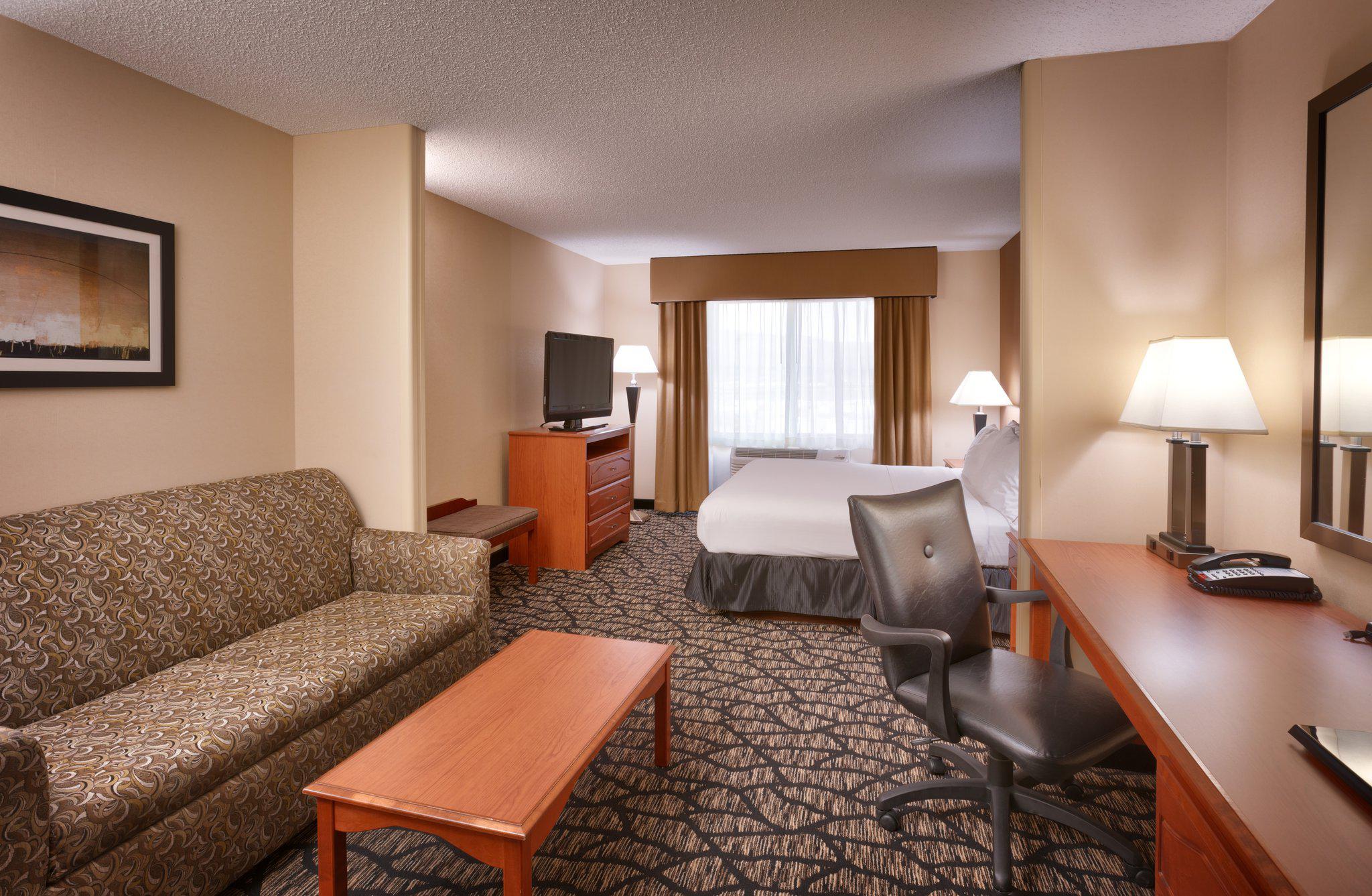 Holiday Inn Express & Suites Grand Junction Photo