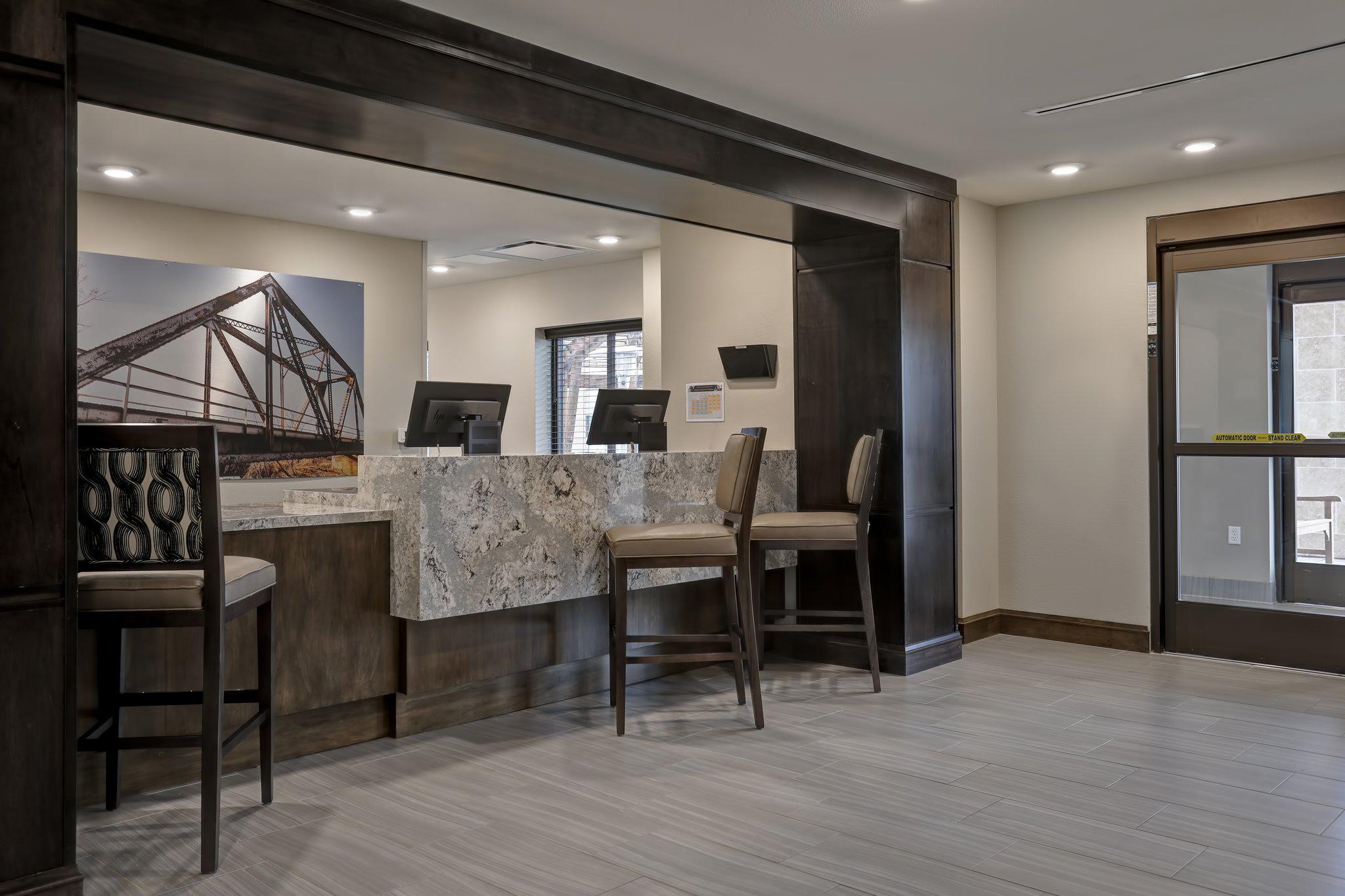 Staybridge Suites Overland Park-Kansas City Area Photo