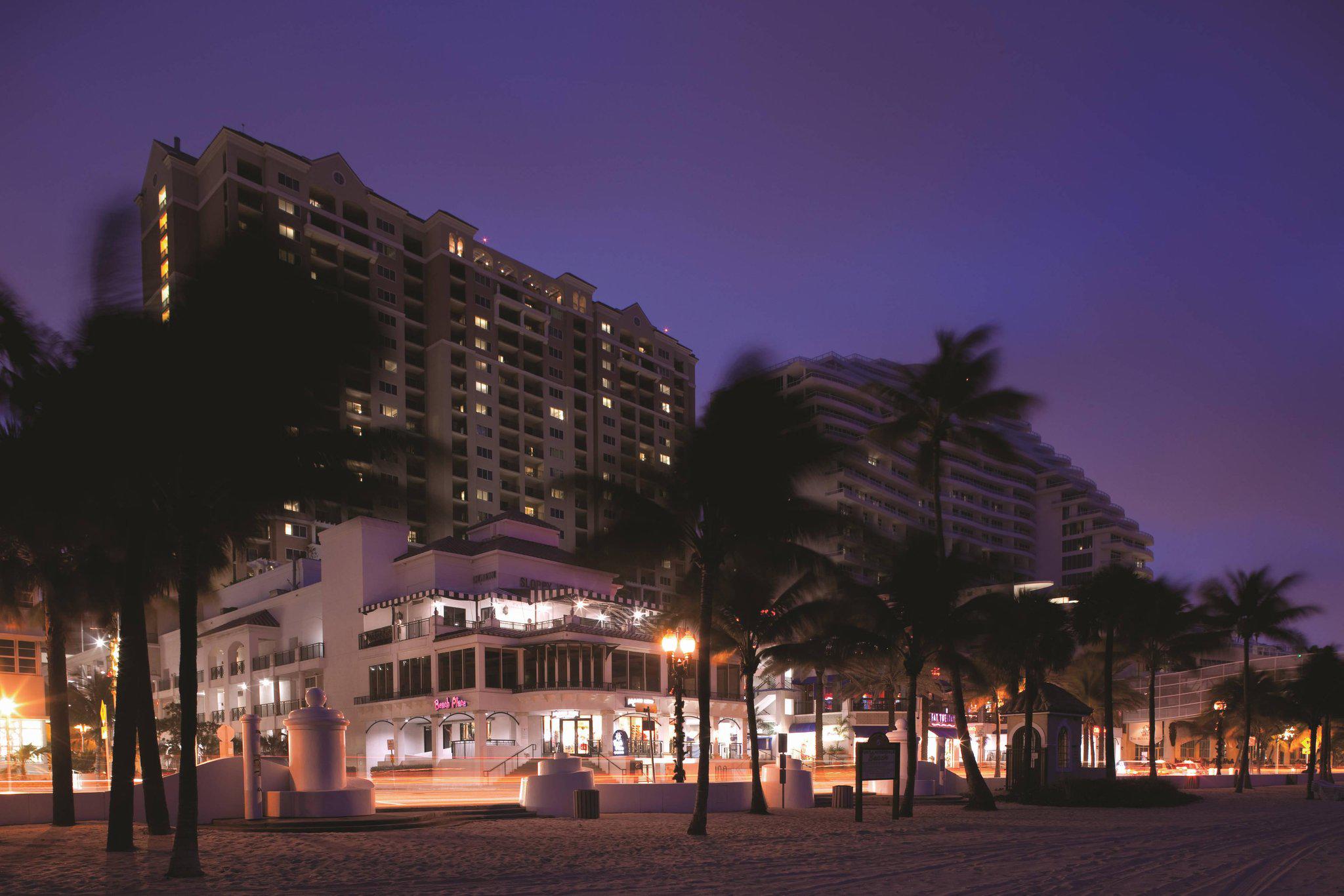 Marriott's BeachPlace Towers Photo