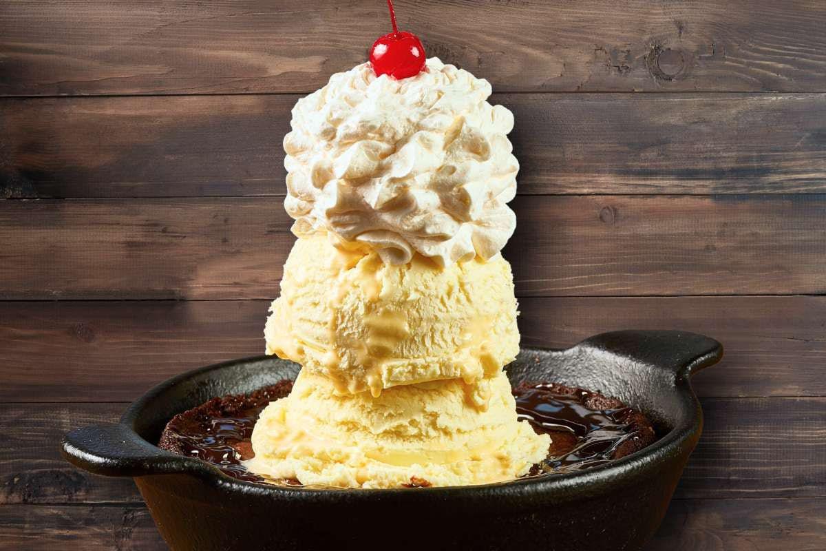 GHIRARDELLI® CHOCOLATE BROWNIE SUNDAE