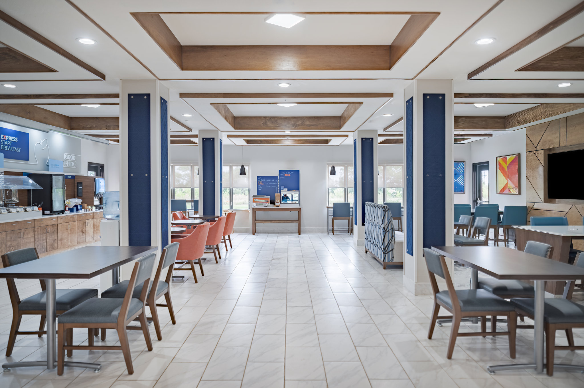 Holiday Inn Express & Suites Pratt by IHG Image