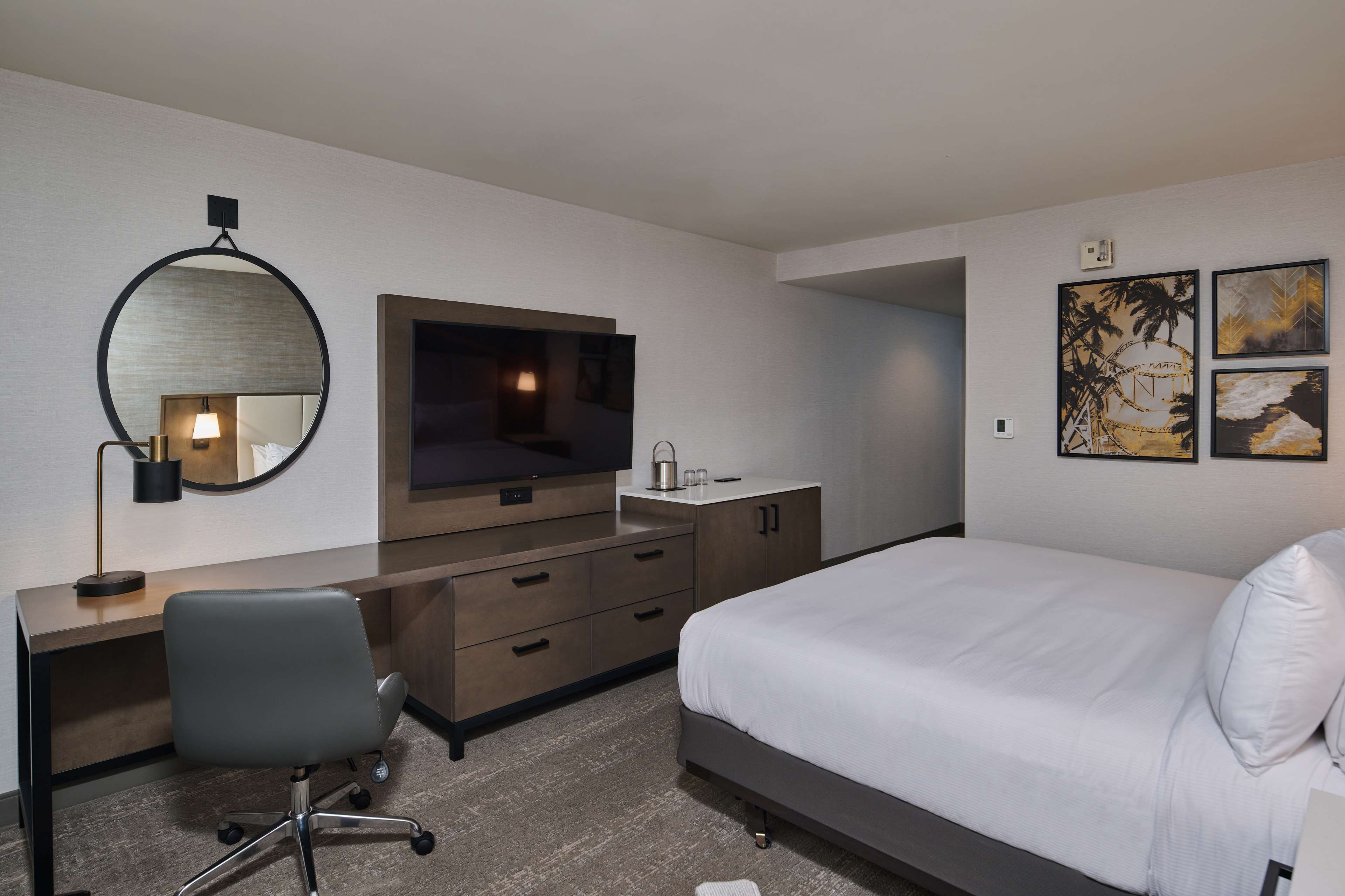 Guest room