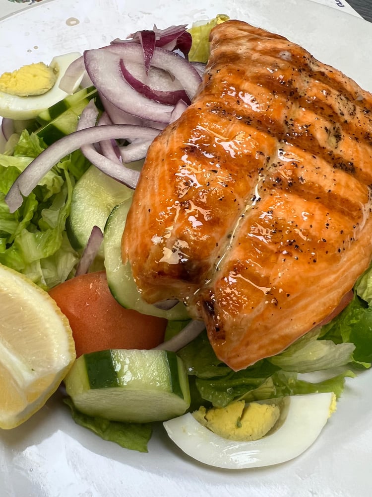Grilled Salmon Salad