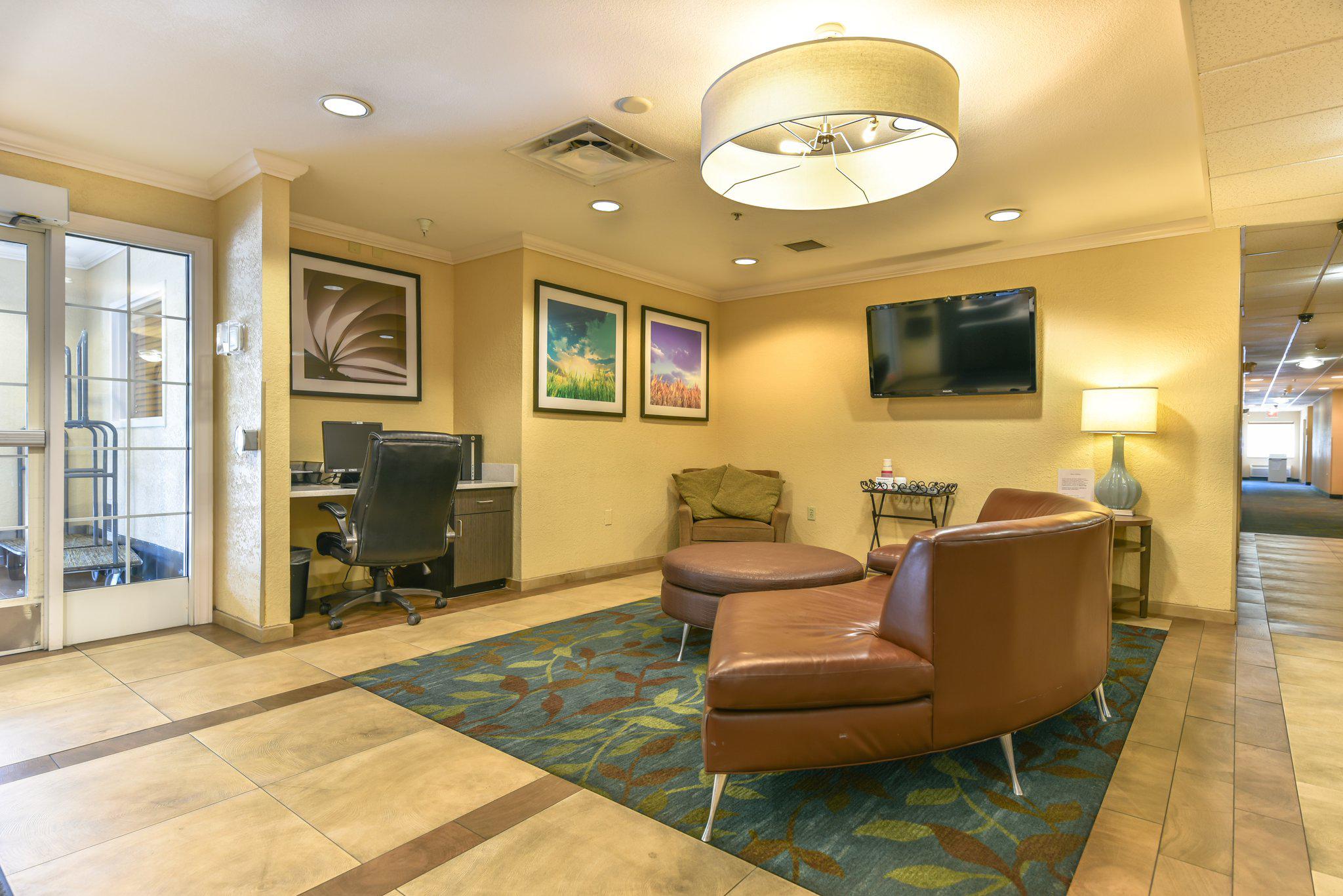 Candlewood Suites Medford Photo