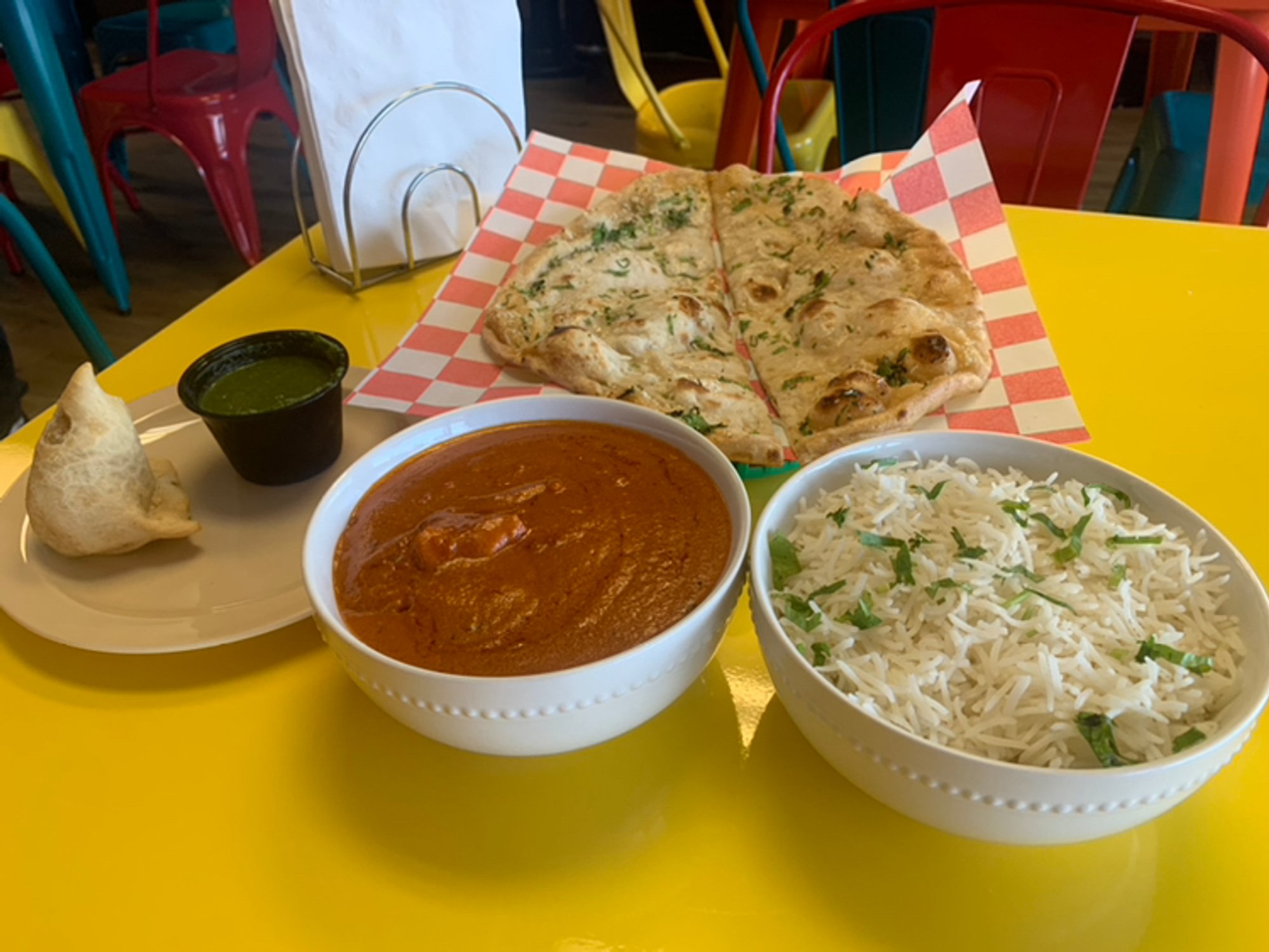 2 choices of any currys from chicken, fish, shrimp& vegetarian will come with 2 rice!
2pcs samosa...