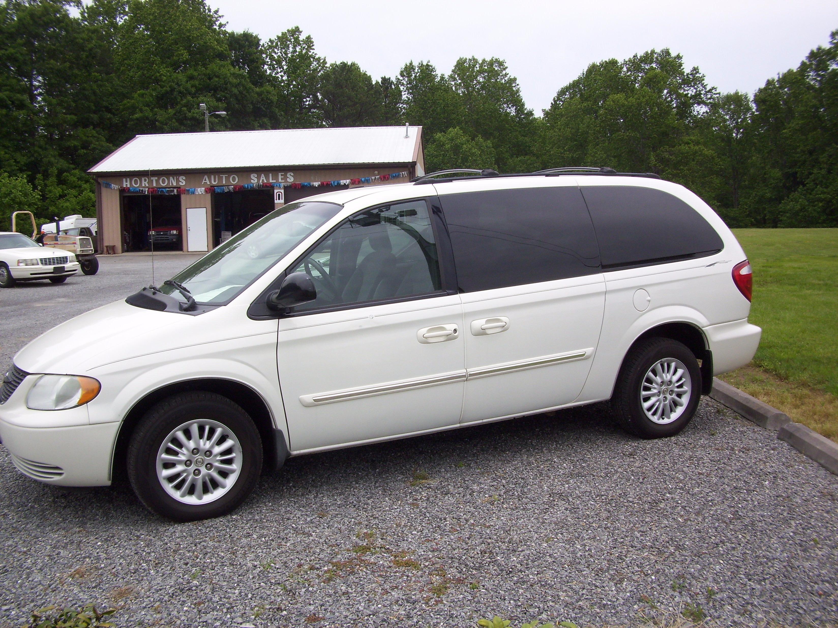 2004 Chrysler Town & Country, 3.8 V6, Captains Chairs, Double AC, White w/Gray Cloth, 99K miles $4,900