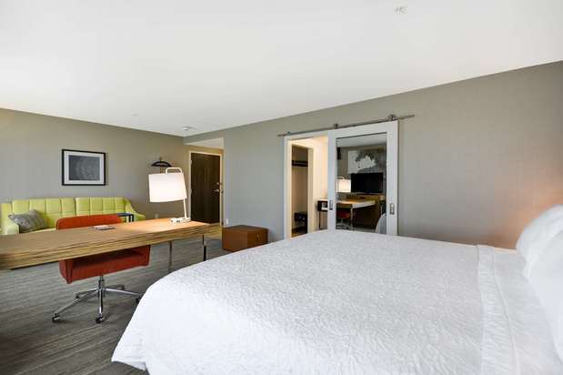 Images Hampton Inn & Suites Detroit/Warren