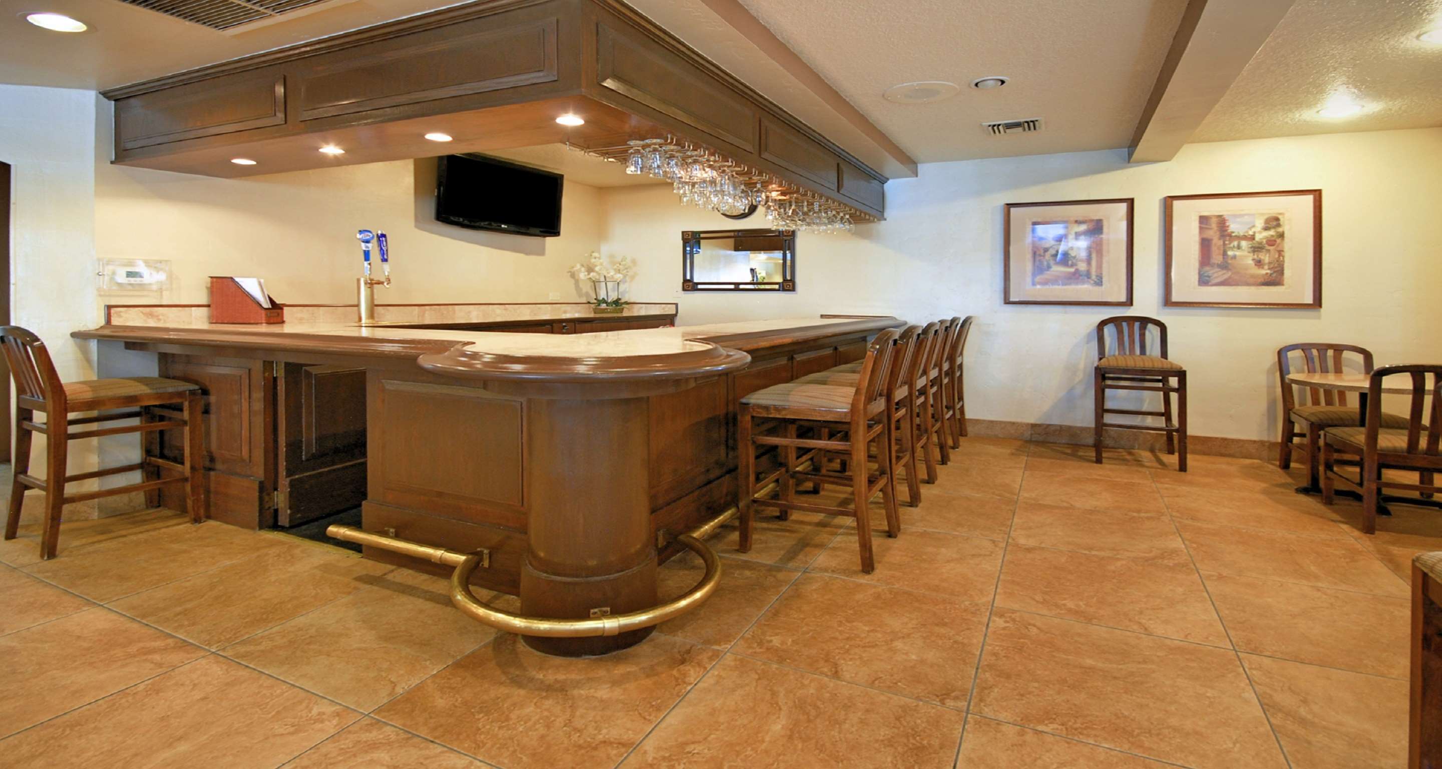 Best Western San Dimas Hotel & Suites Photo