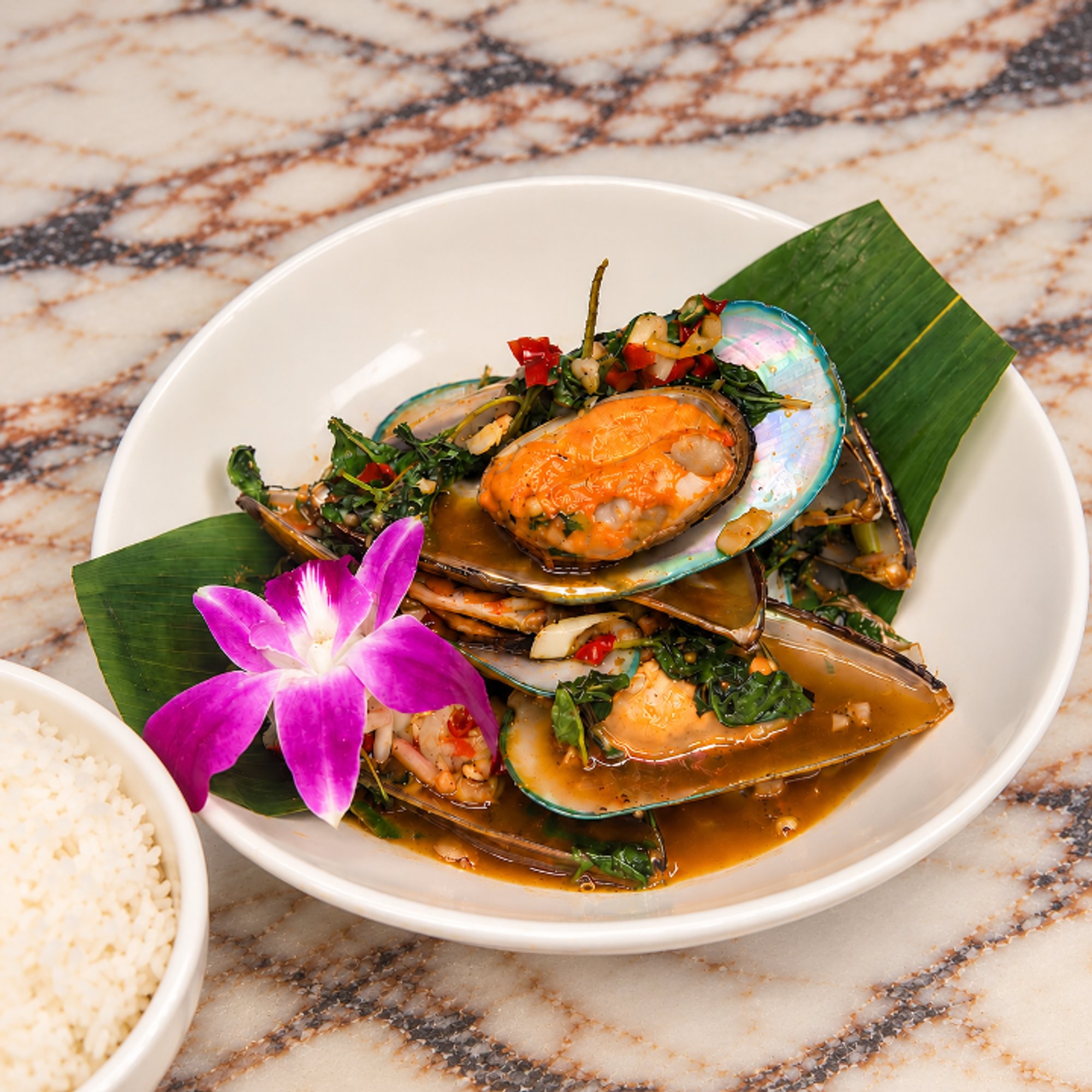 Mussel in Clay Pot