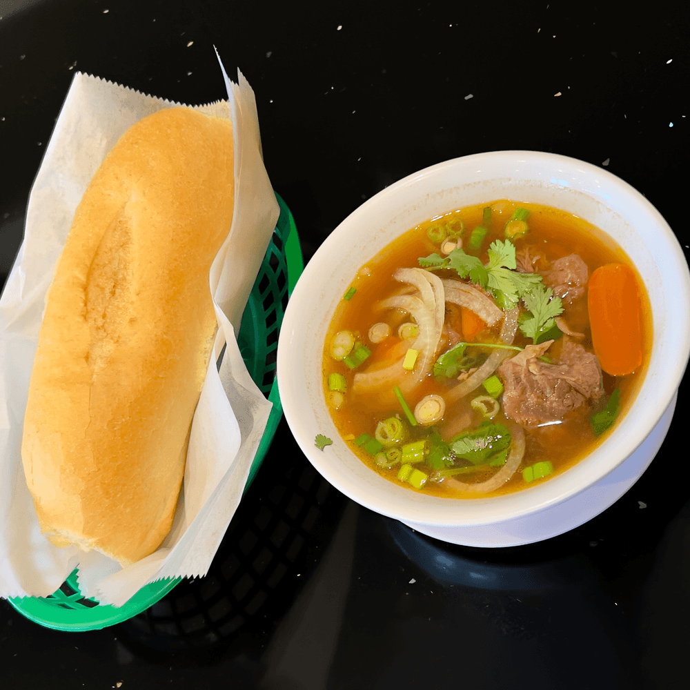 T23. Banh Mi Bo Kho