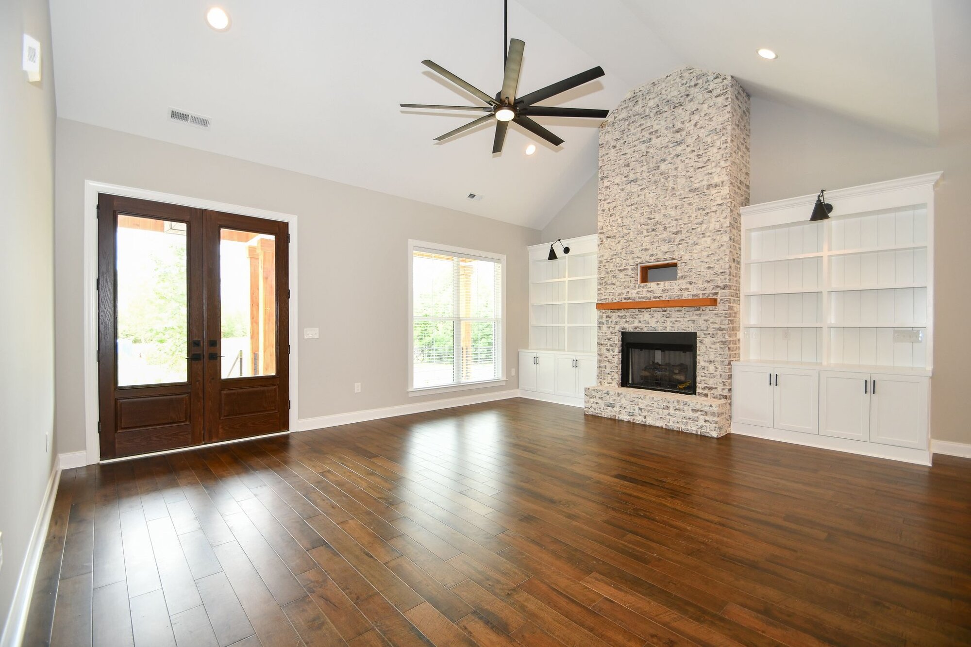 Emerald Pointe Construction, INC Image