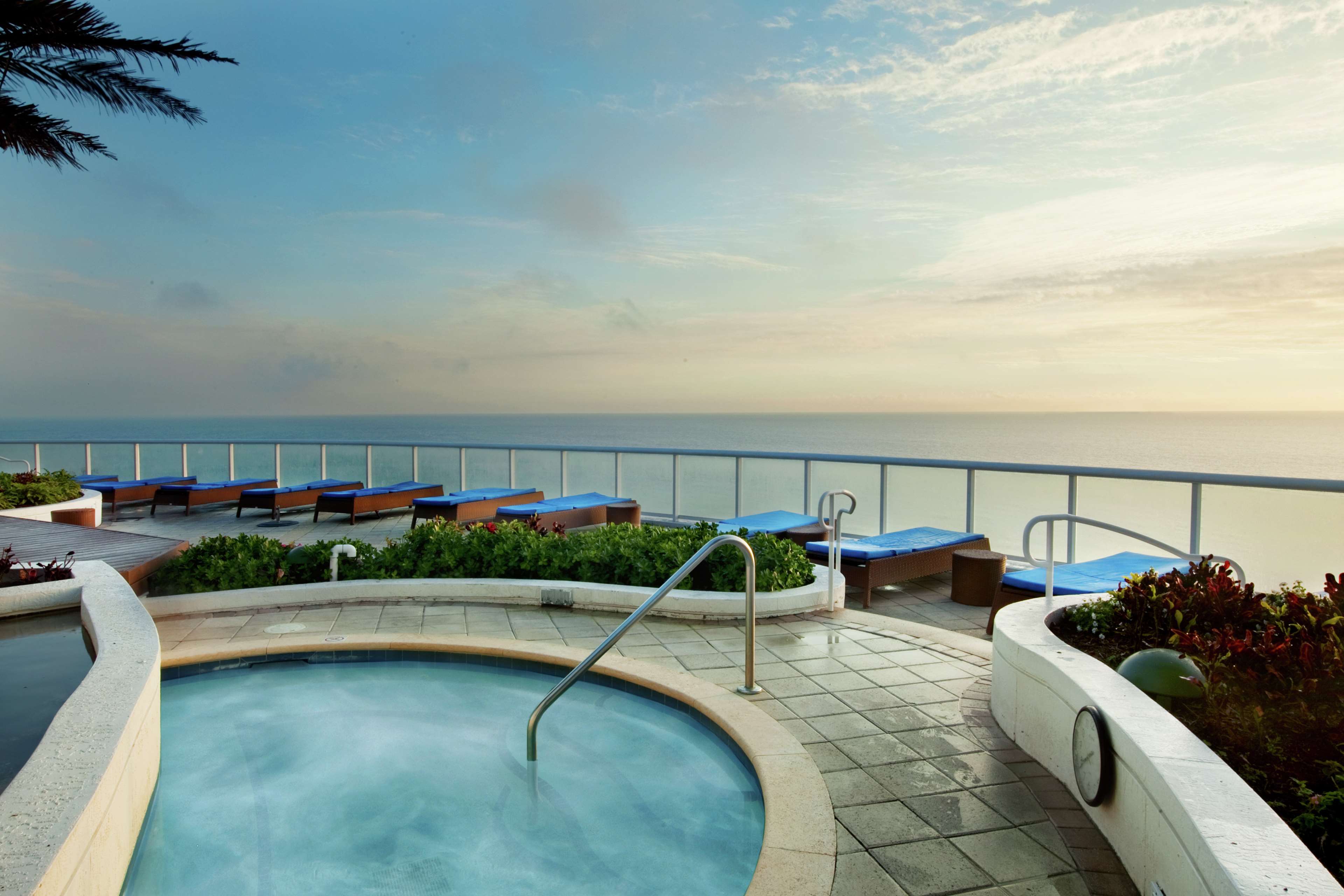 Hilton Fort Lauderdale Beach Resort Photo
