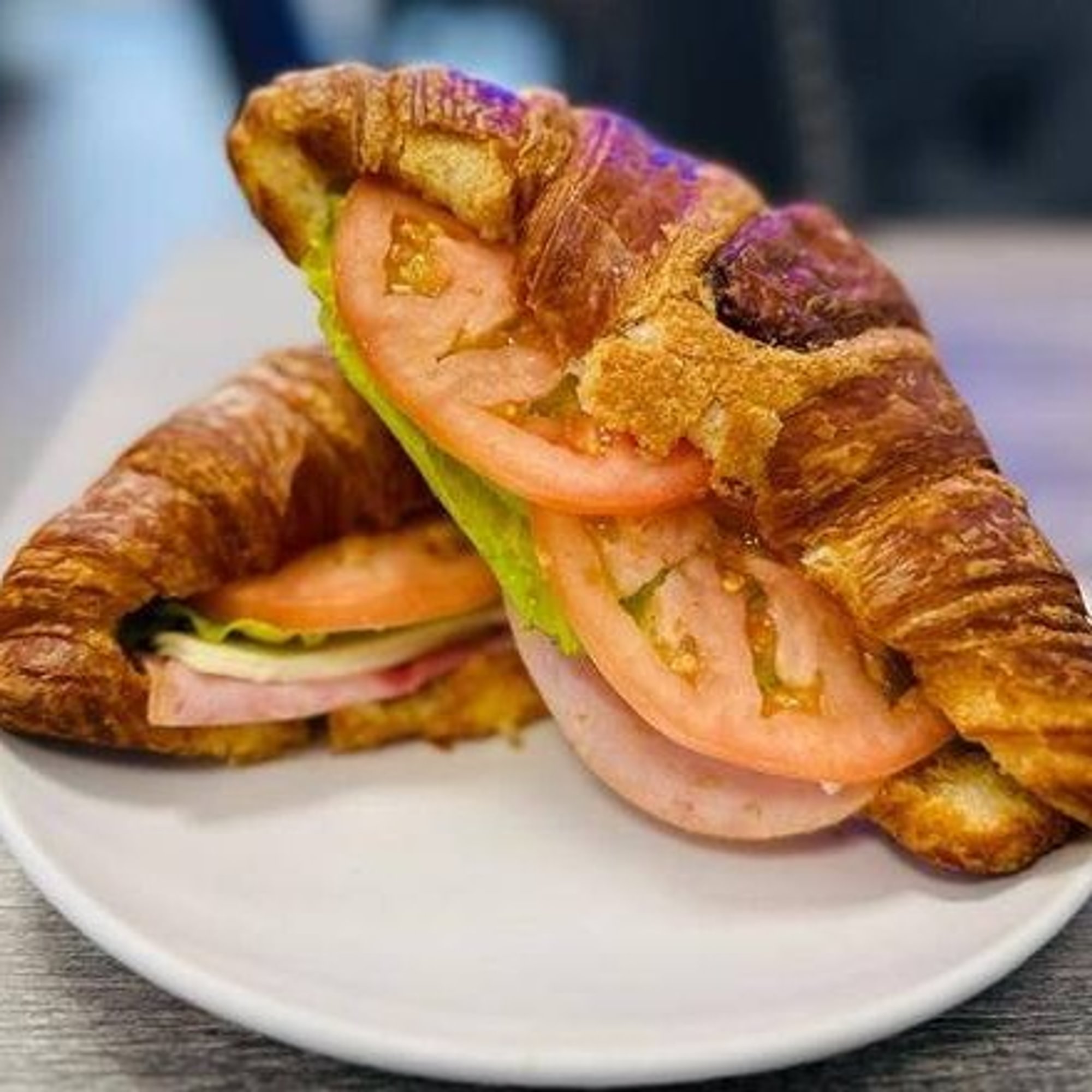 Vita Nostra Croissant