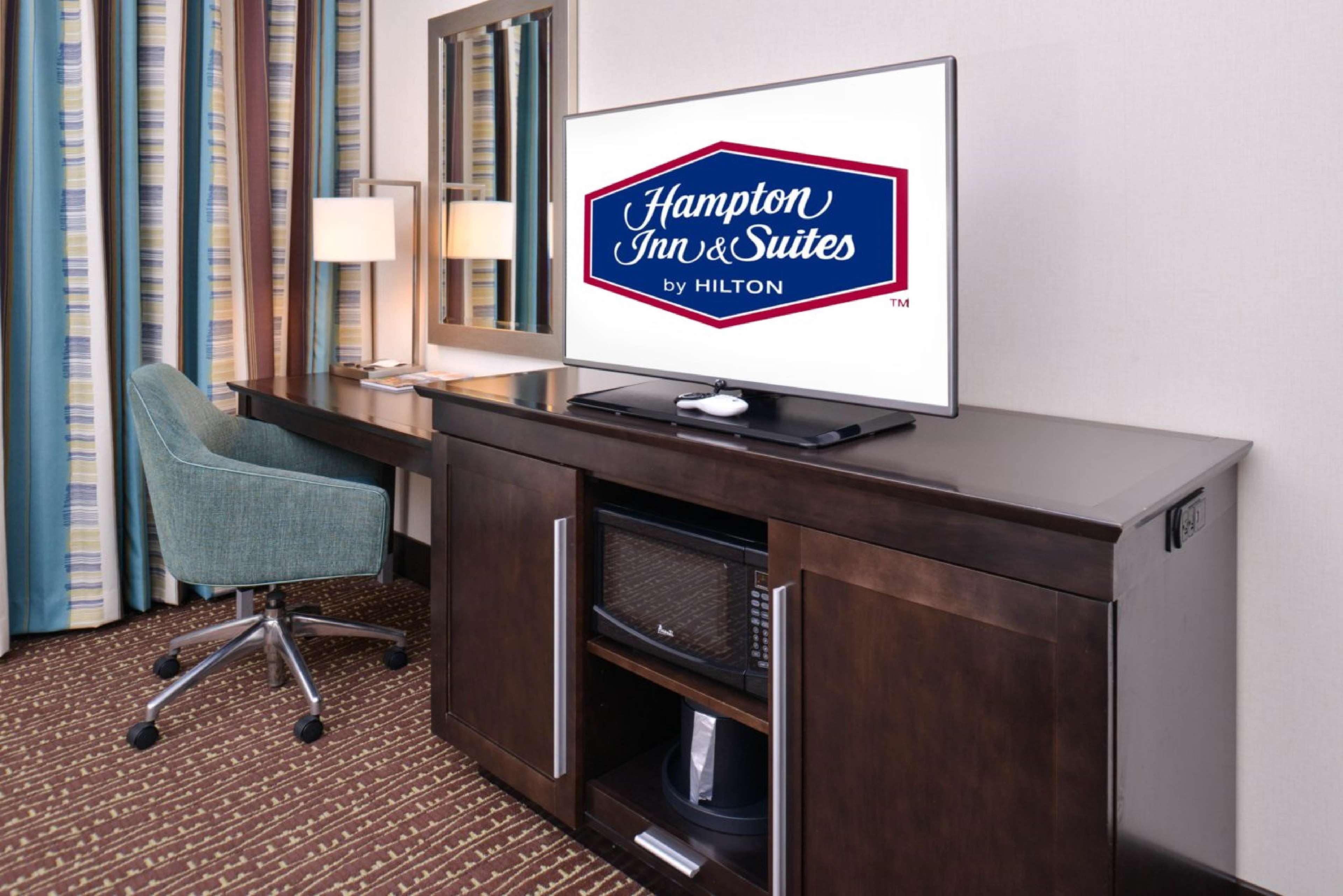 Hampton Inn & Suites Bend Photo