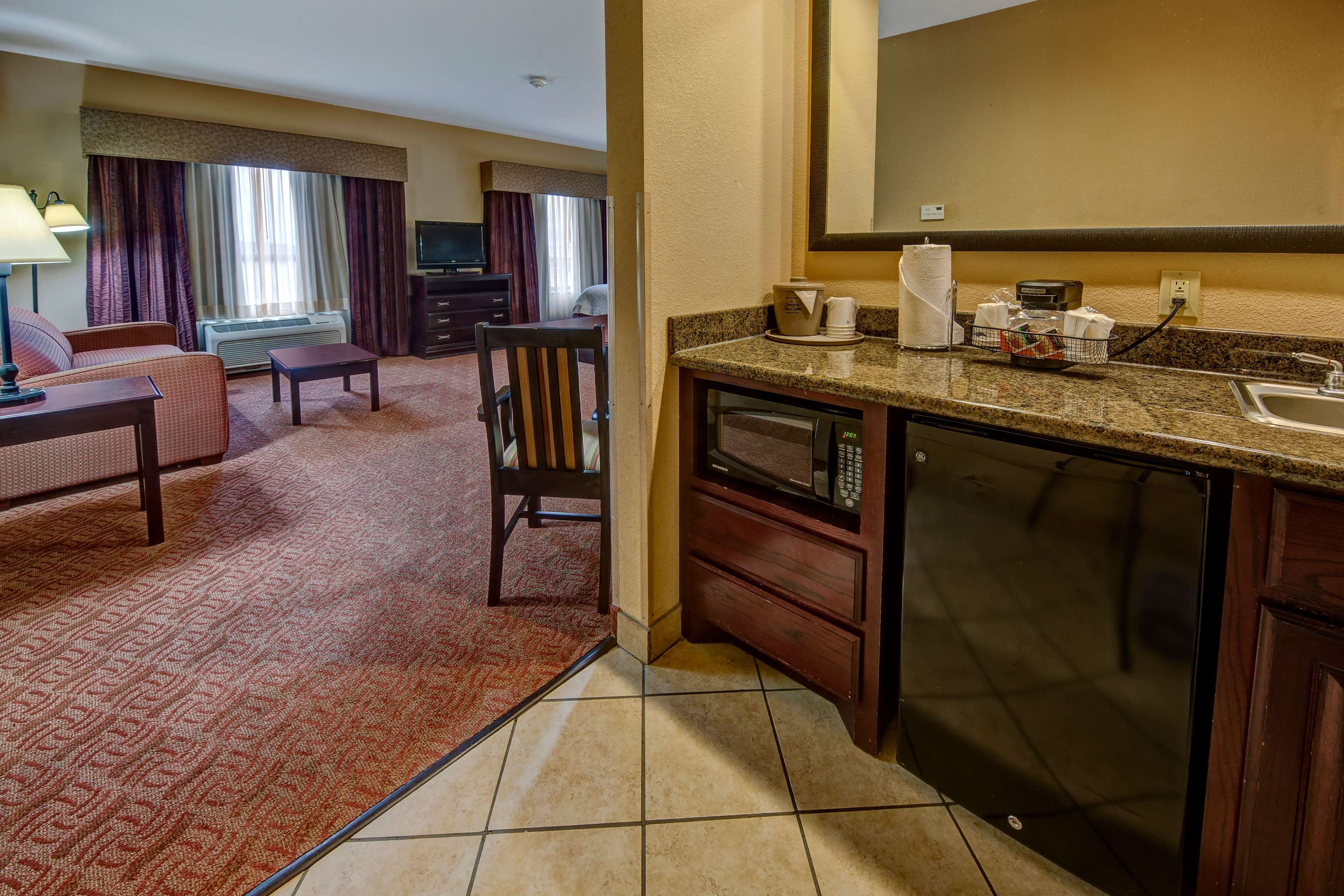 Hampton Inn & Suites Corsicana Photo