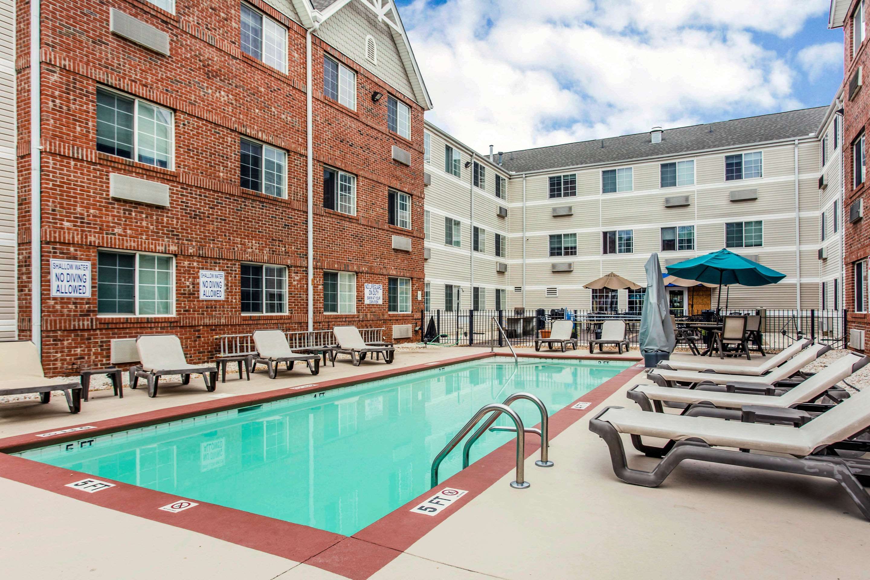 Mainstay Suites Greenville Airport Photo