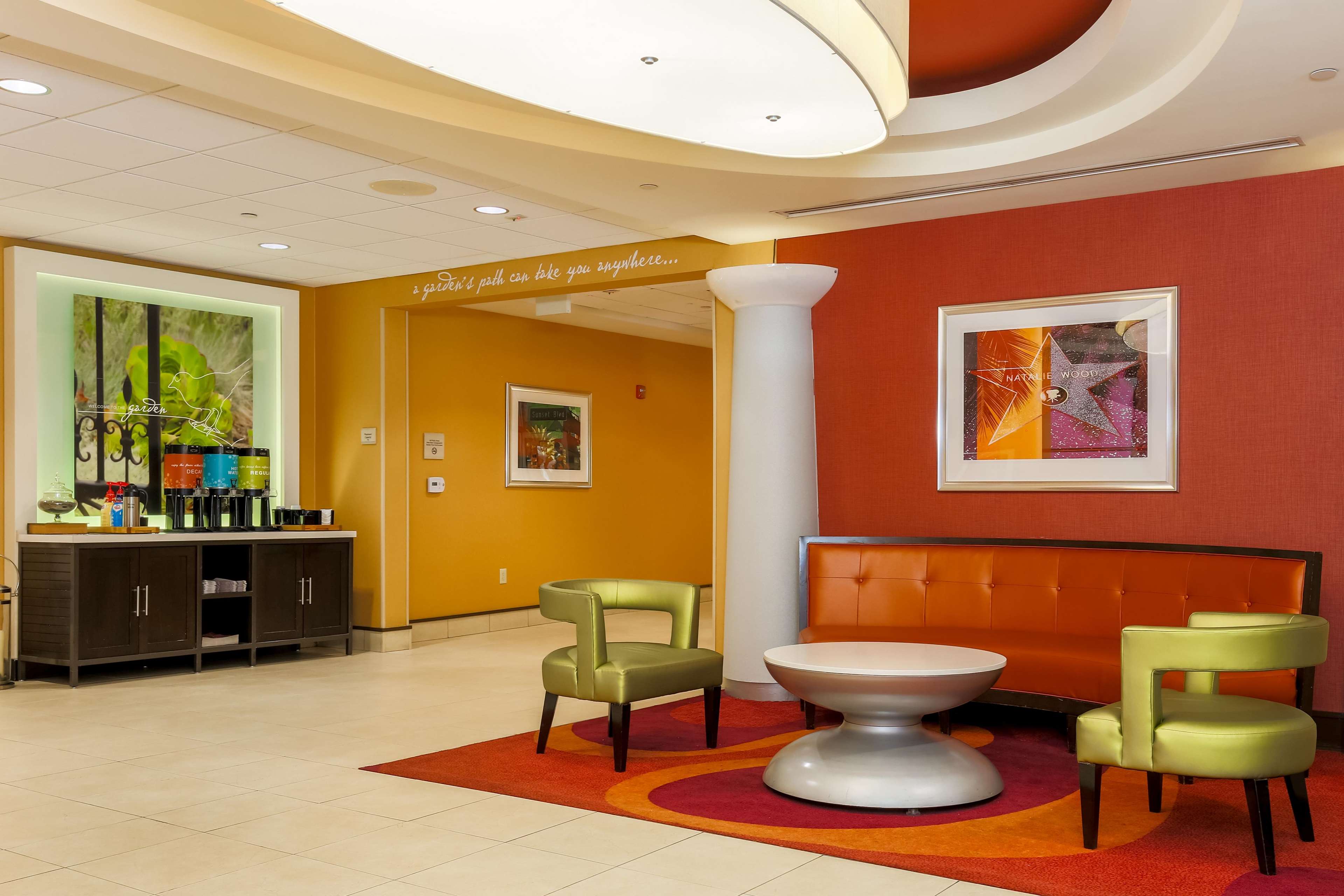 Hilton Garden Inn Los Angeles/Hollywood Photo